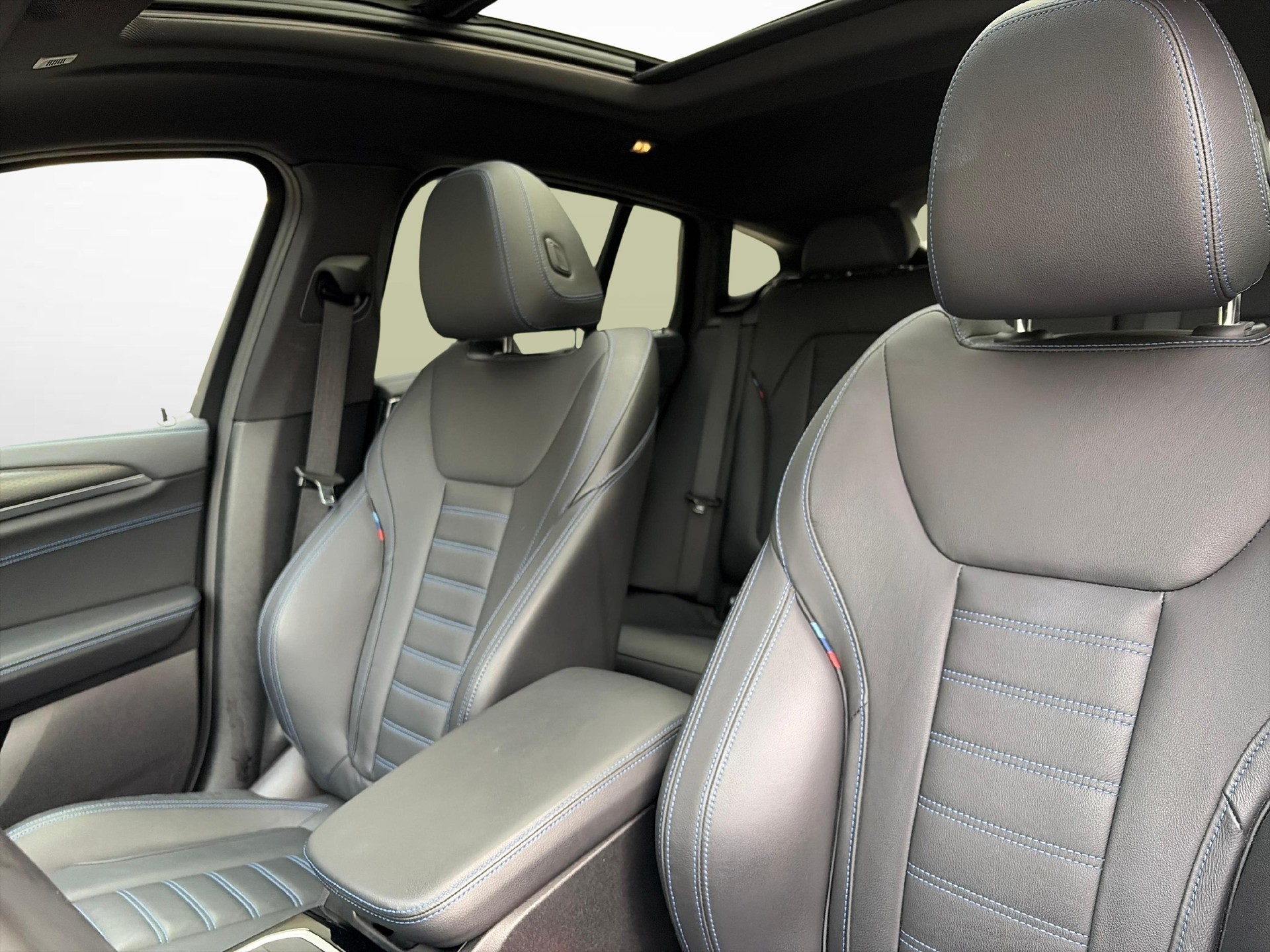 BMW X4 M40d-image-13