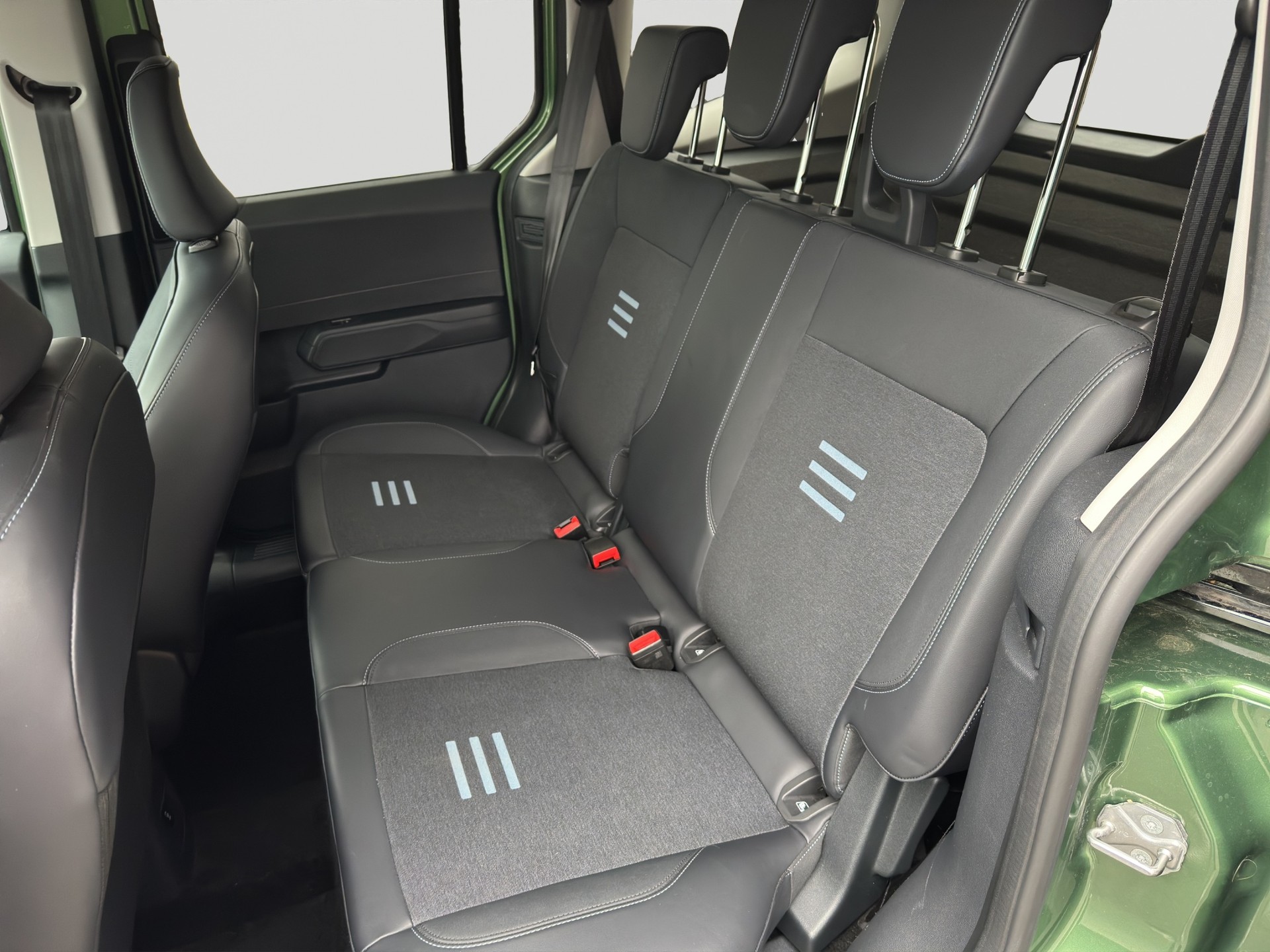 FORD Tourneo Courier 1.0 EcoBoost Active Automat-image-7