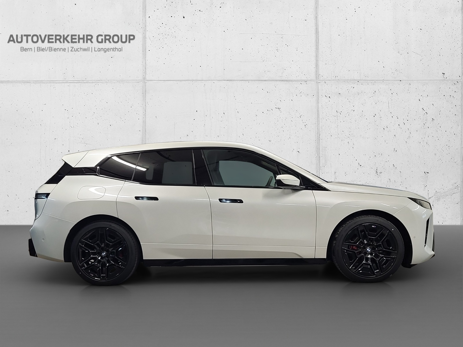 BMW iX xDrive45 M Sport Pro-showroom-element-3