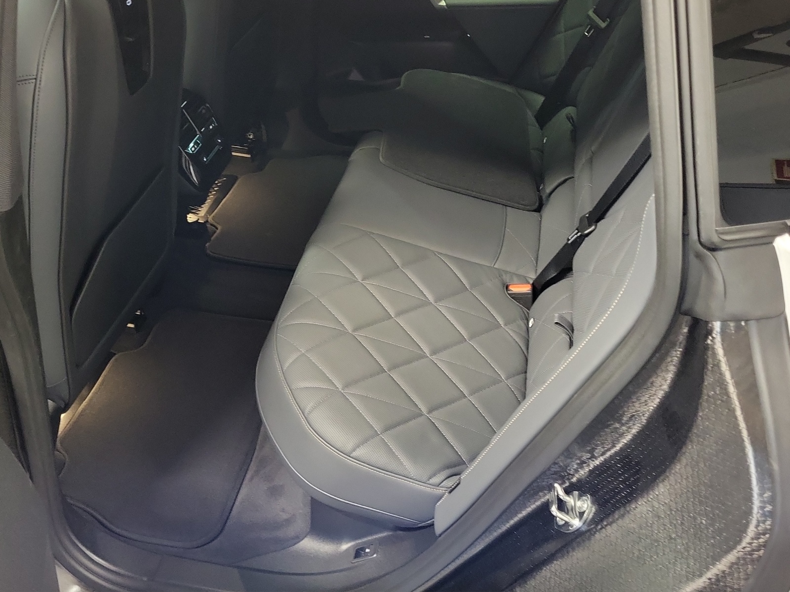 BMW iX xDrive45 M Sport Pro-image-18