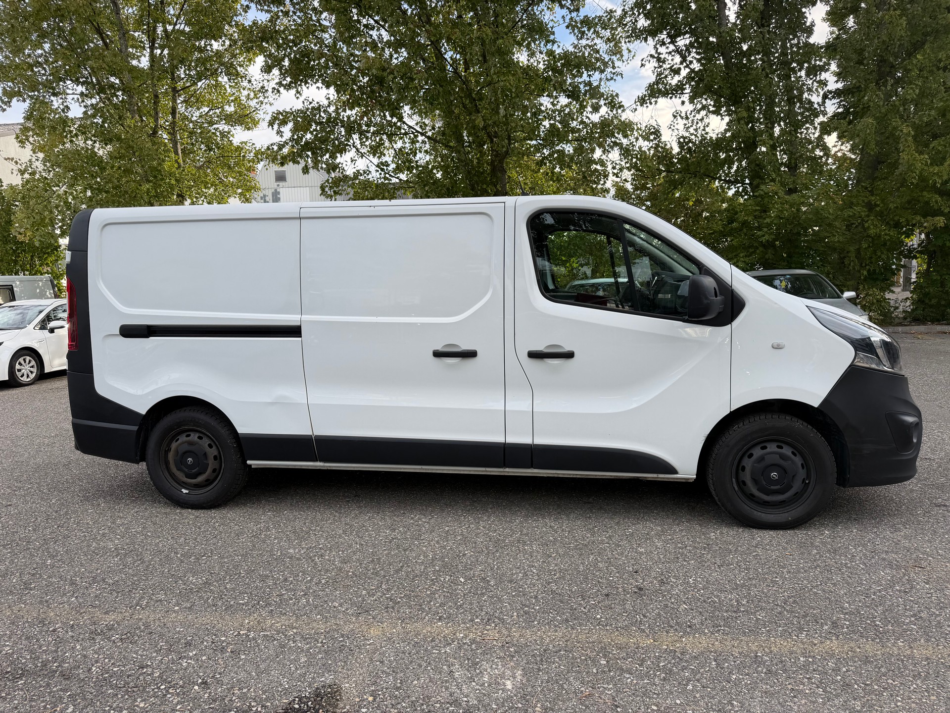 OPEL Vivaro 1.6 CDTI 2.9t L2H1 ** 03x Sitzplatze ** 02x Airbag ** Nutzlast 1090Kg ** Frisch Ab MFK-image-9