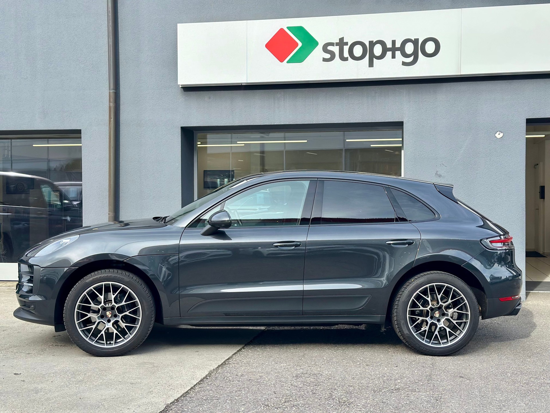 PORSCHE Macan PDK-image-2