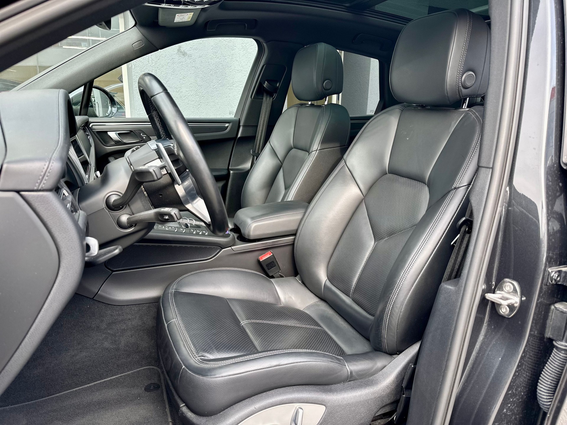 PORSCHE Macan PDK-image-4