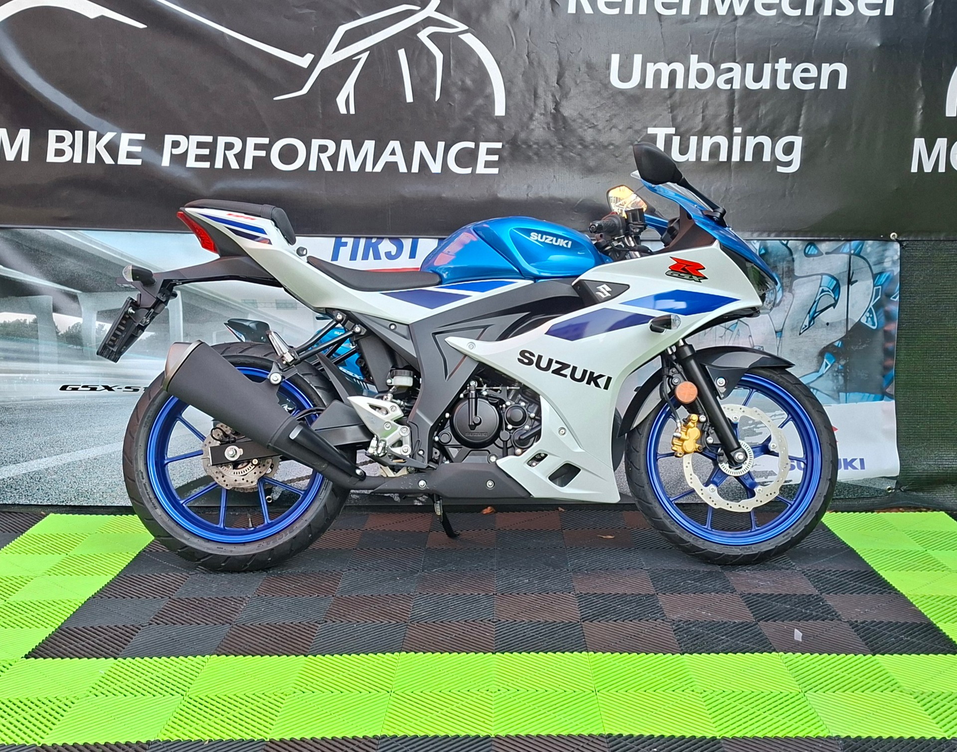 SUZUKI GSX-R 125-showroom-element-1