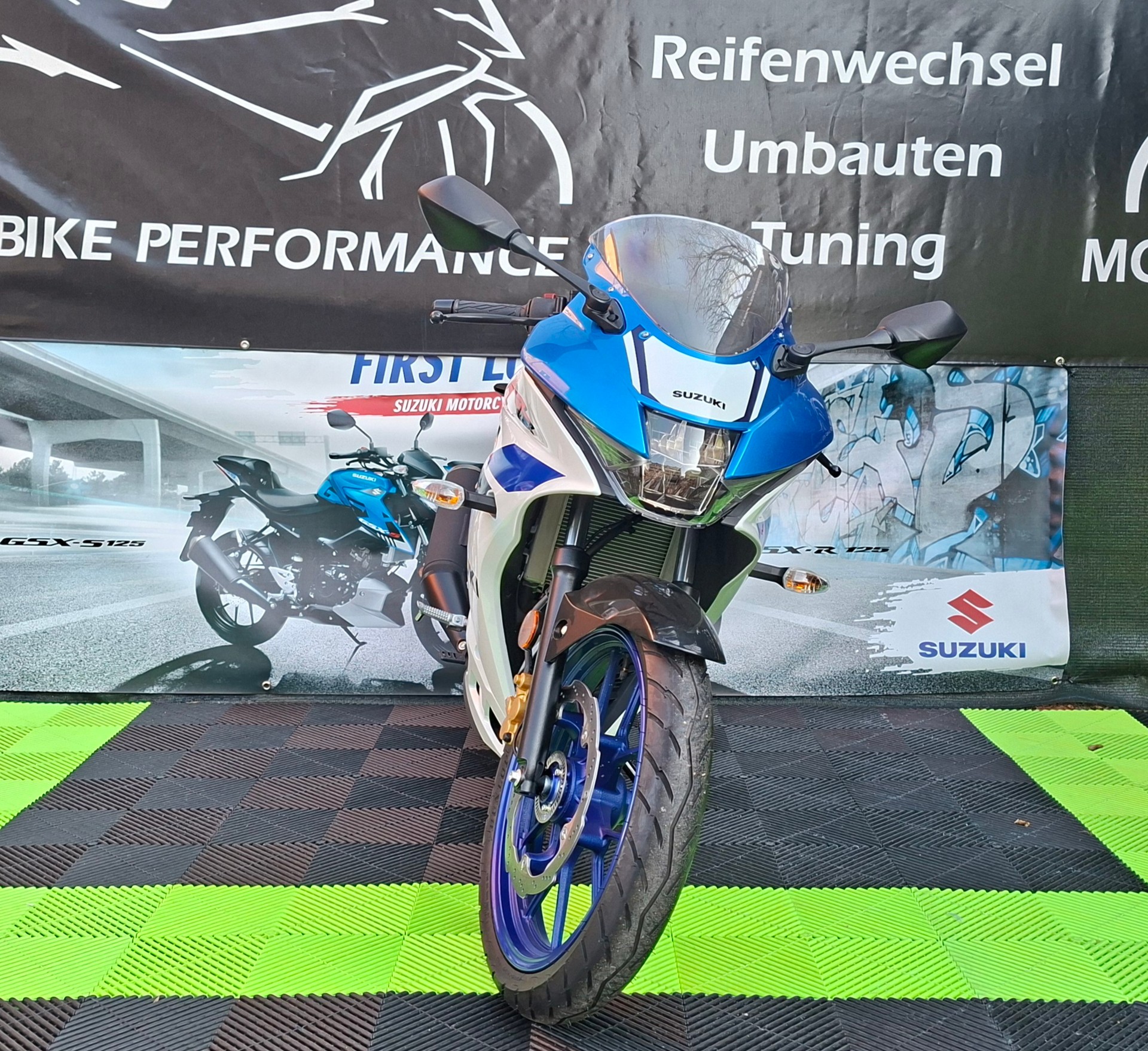 SUZUKI GSX-R 125-showroom-element-3