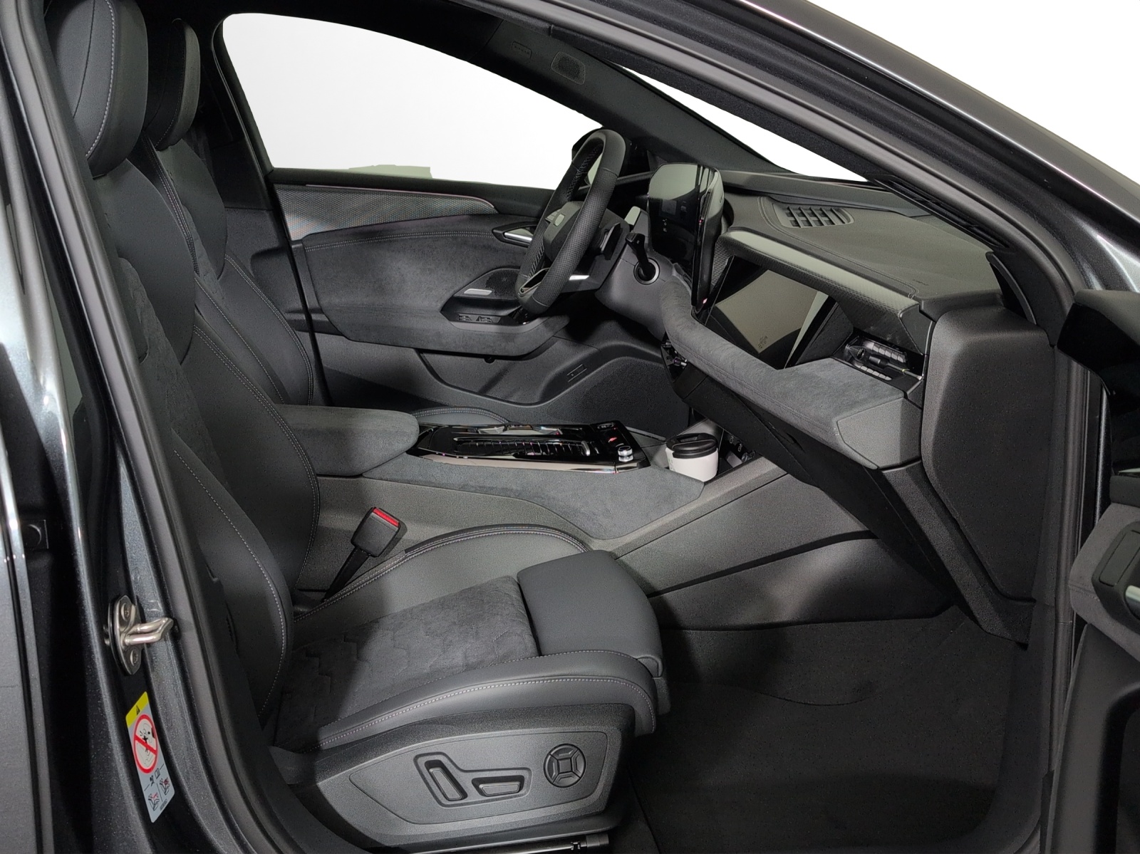 AUDI A6 Avant e-tron quattro-image-6