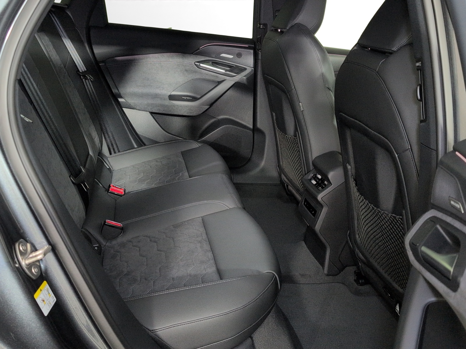 AUDI A6 Avant e-tron quattro-image-8