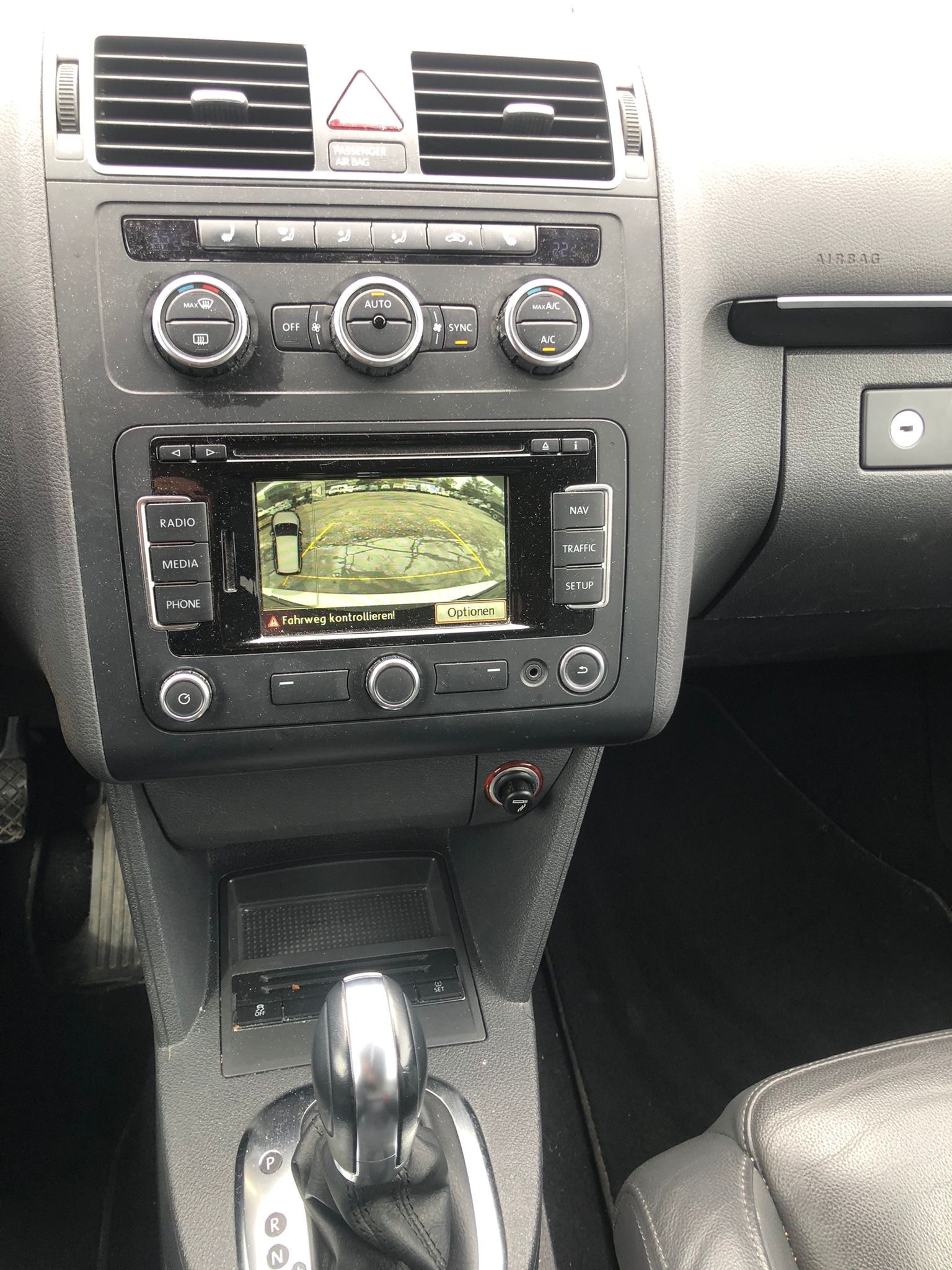 VW Touran 1.4 TSI Design DSG-image-14
