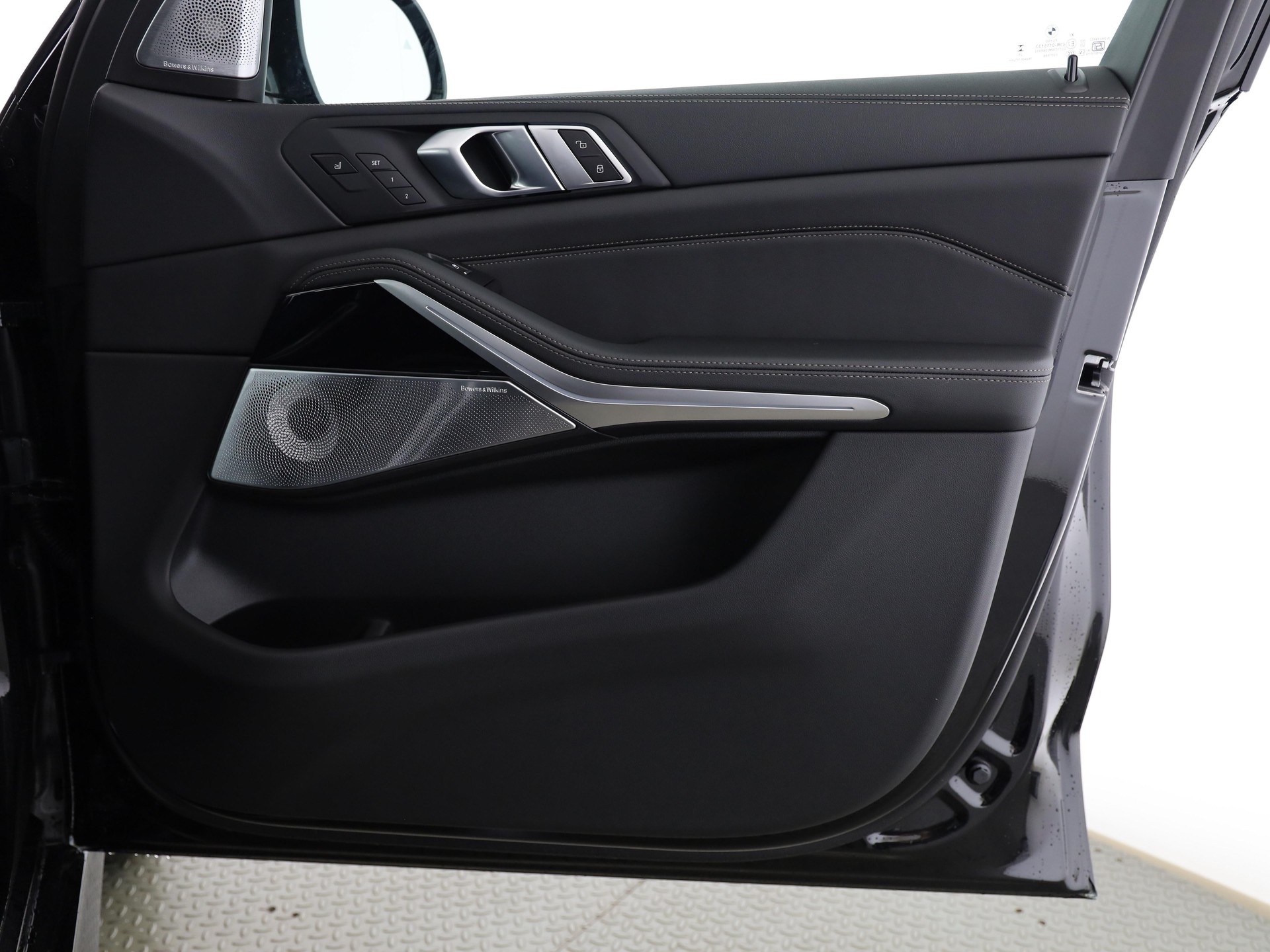 BMW X5 M60i xDrive-image-23