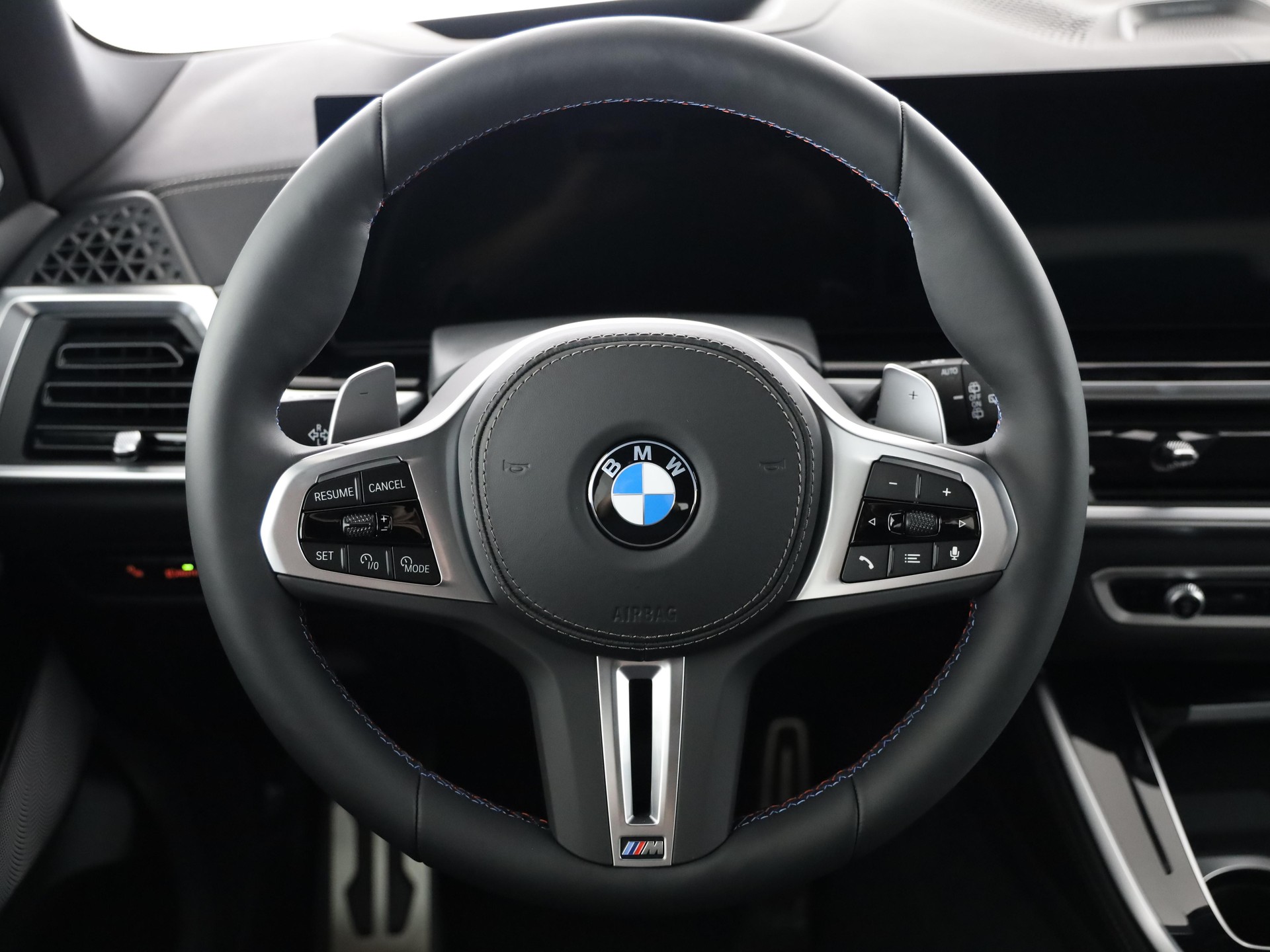 BMW X5 M60i xDrive-image-24