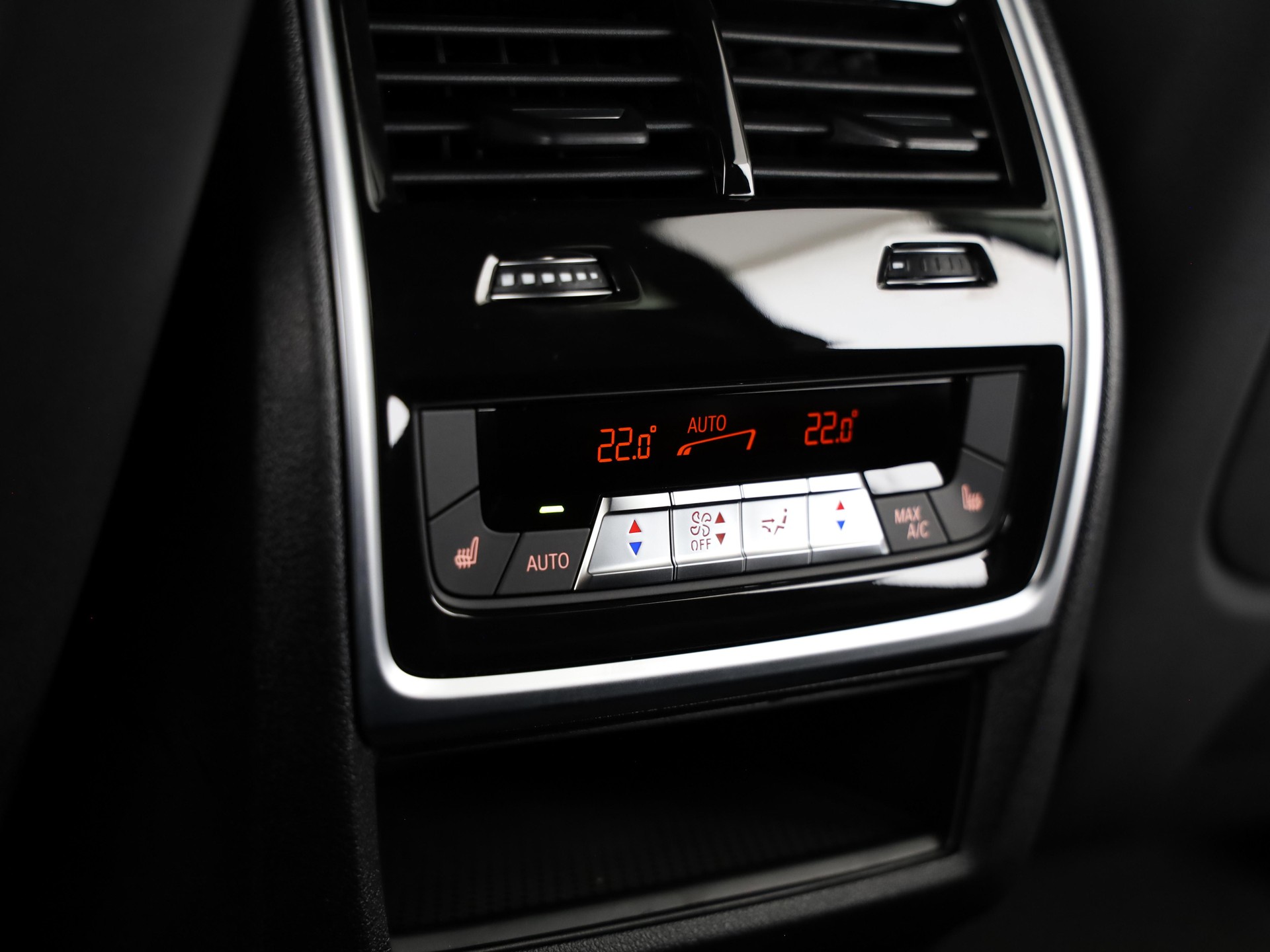 BMW X5 M60i xDrive-image-21
