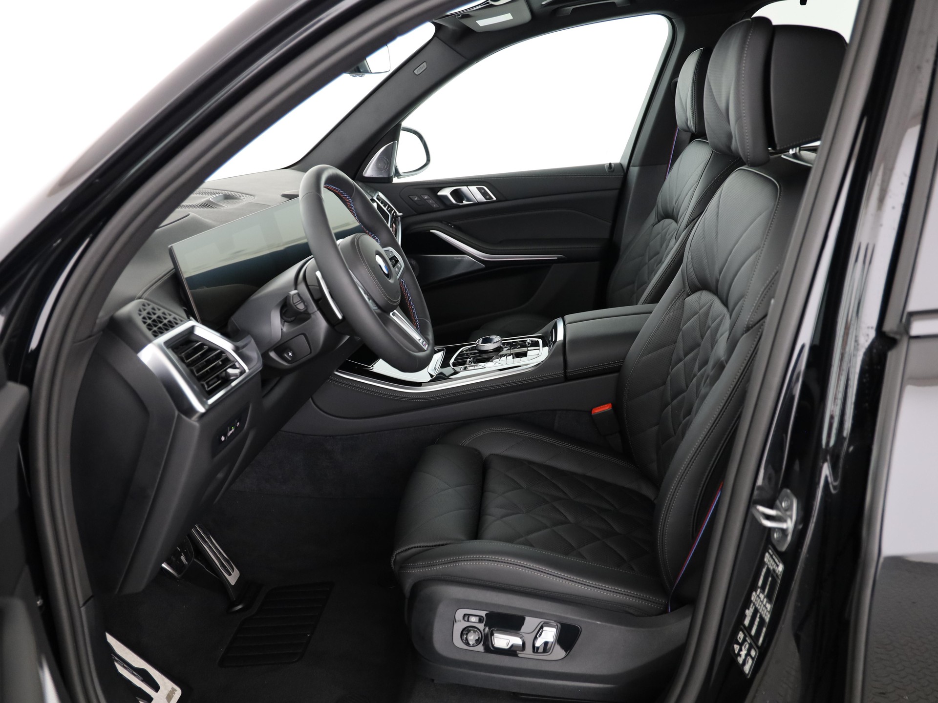 BMW X5 M60i xDrive-image-17