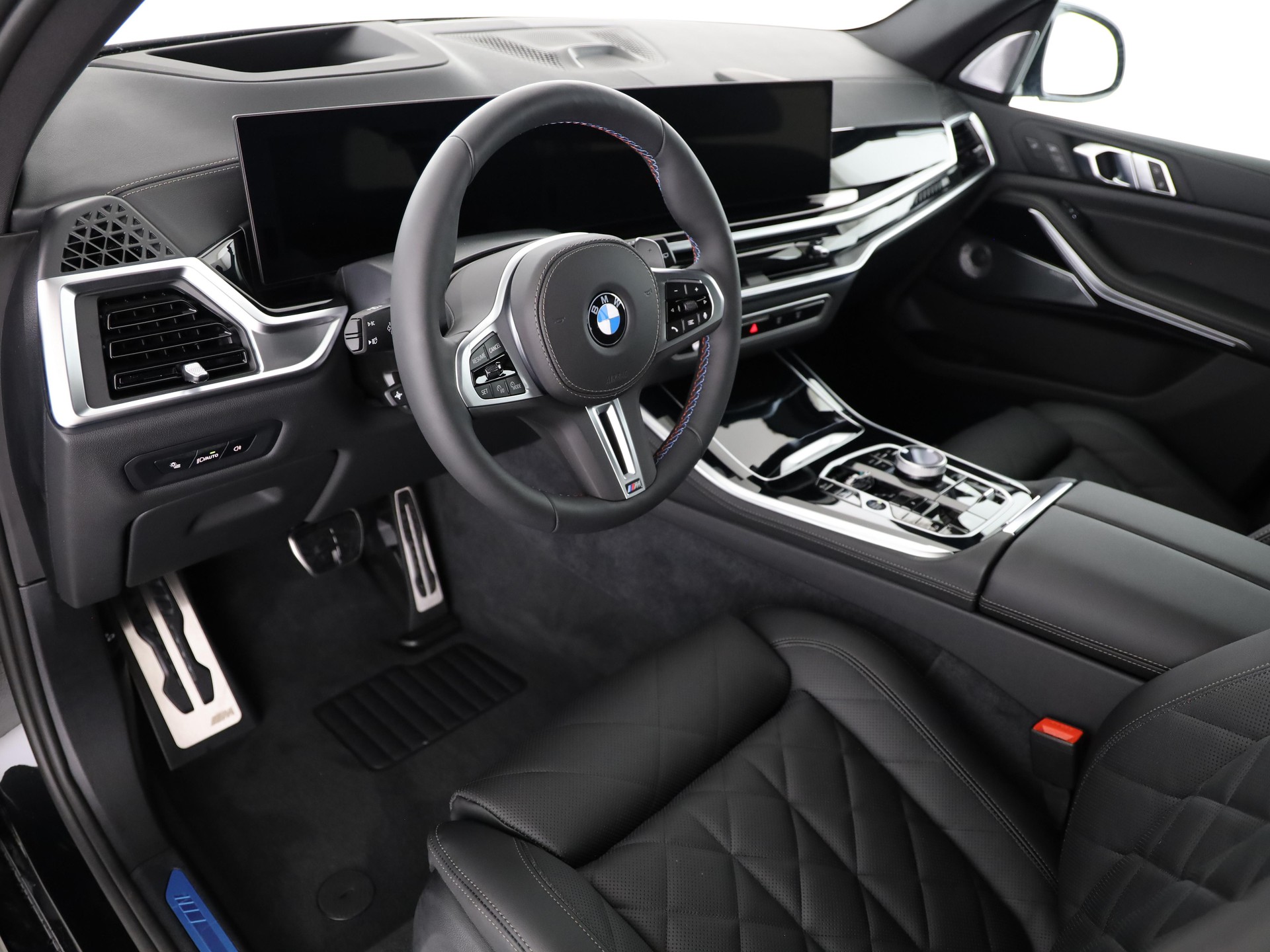 BMW X5 M60i xDrive-image-13