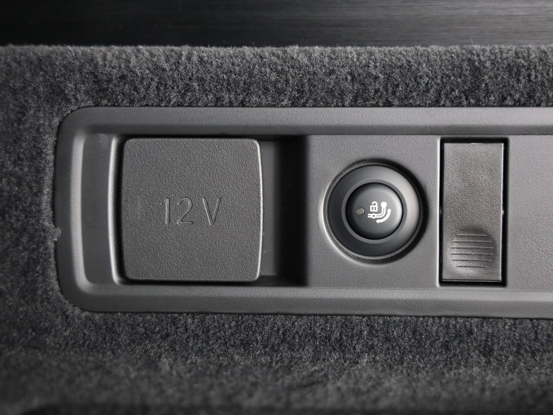 BMW X5 M60i xDrive-image-9