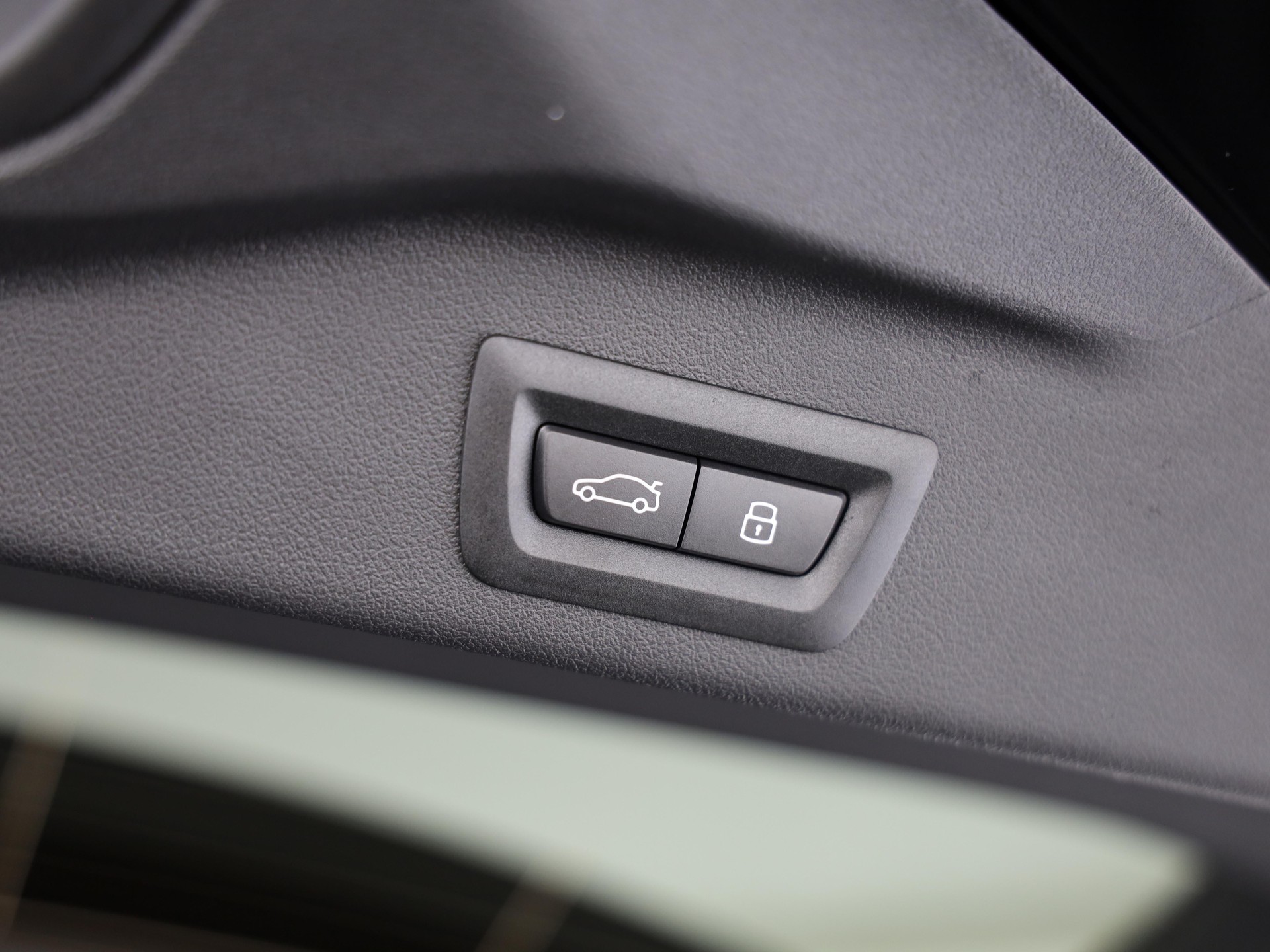 BMW X5 M60i xDrive-image-10