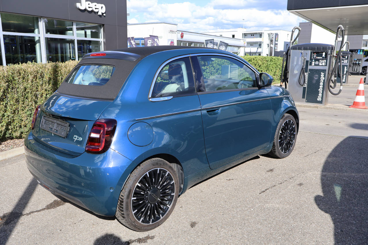FIAT 500 Cabrio La Prima-image-1