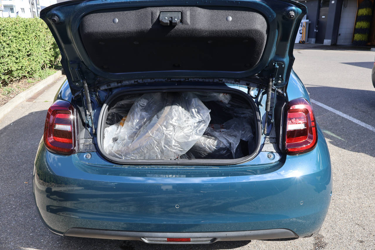 FIAT 500 Cabrio La Prima-image-3