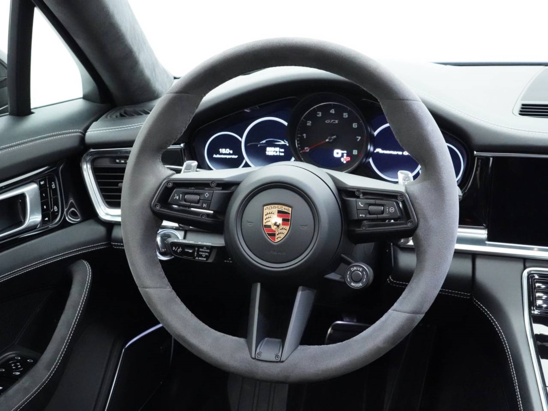 PORSCHE Panamera GTS Sport Turismo-image-15