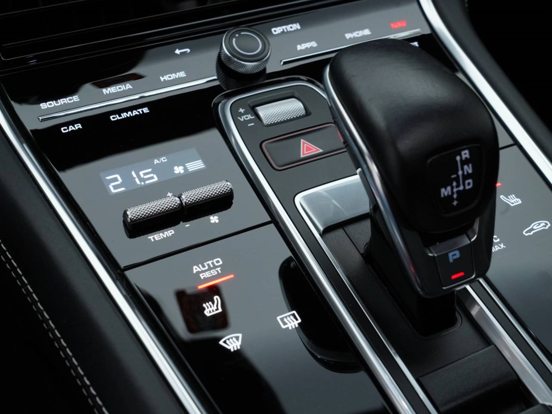 PORSCHE Panamera GTS Sport Turismo-image-19