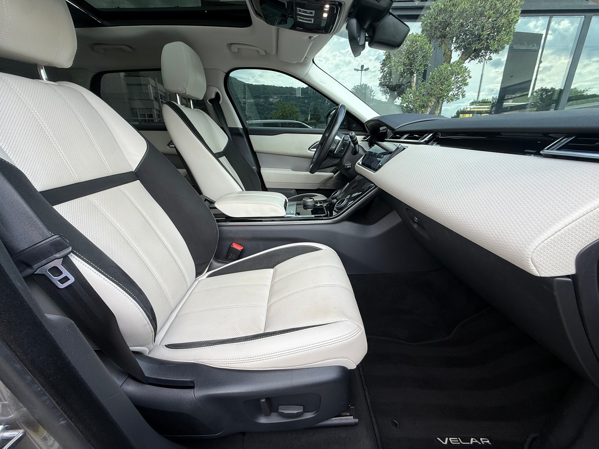 LAND ROVER Range Rover Velar R-Dynamic D 240 SE Automatic-image-10