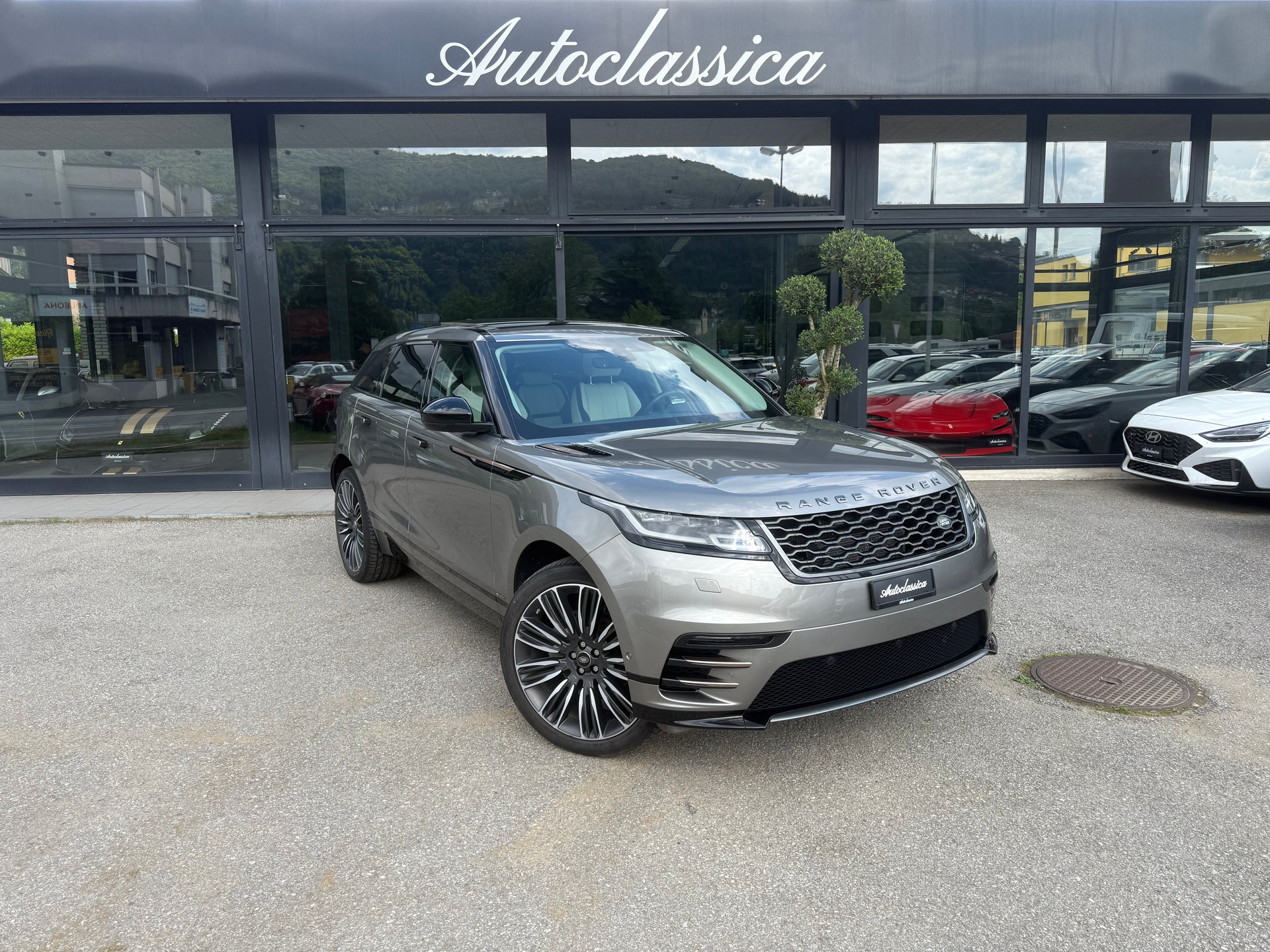 LAND ROVER Range Rover Velar R-Dynamic D 240 SE Automatic-image-0