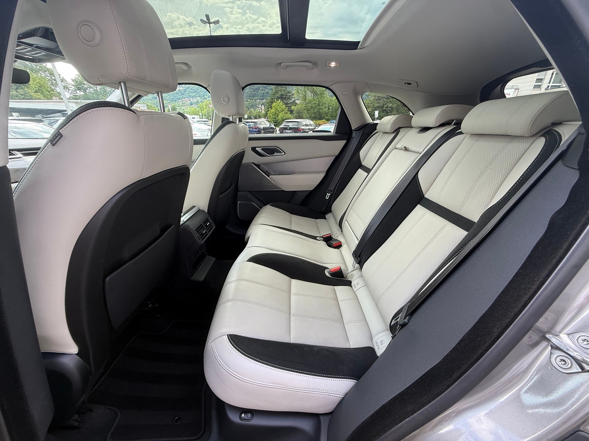 LAND ROVER Range Rover Velar R-Dynamic D 240 SE Automatic-image-16