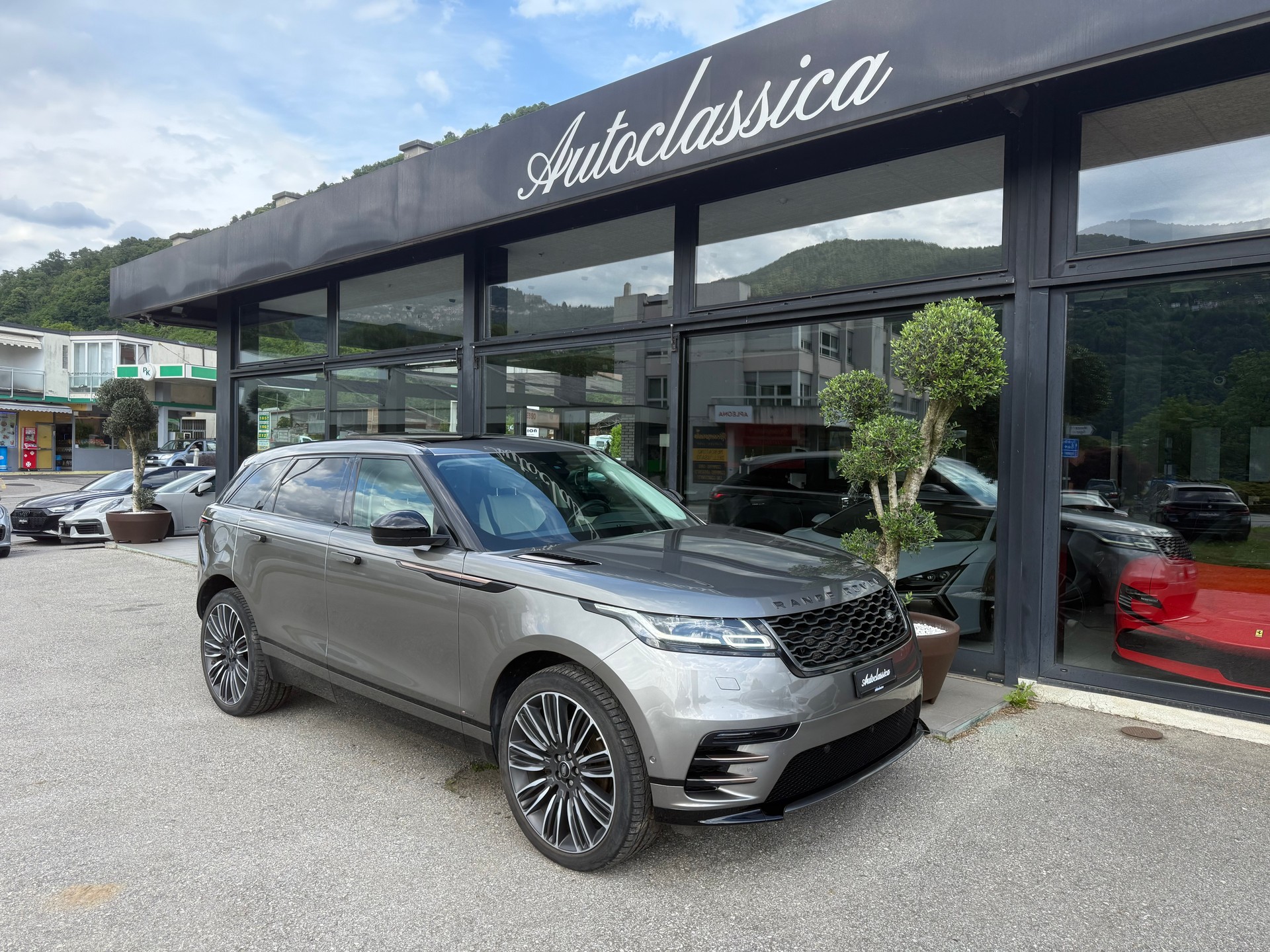 LAND ROVER Range Rover Velar R-Dynamic D 240 SE Automatic-image-4