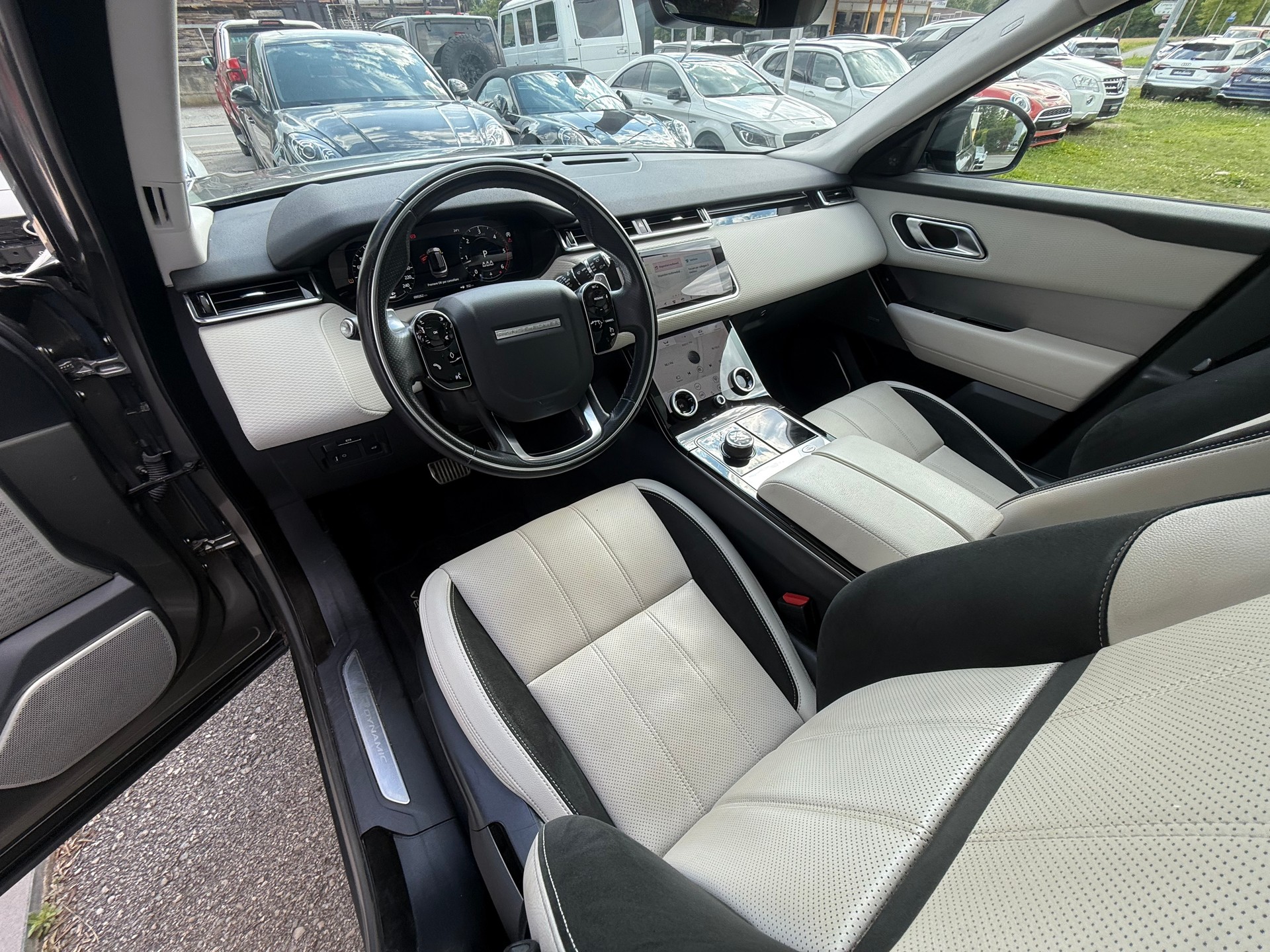 LAND ROVER Range Rover Velar R-Dynamic D 240 SE Automatic-image-9