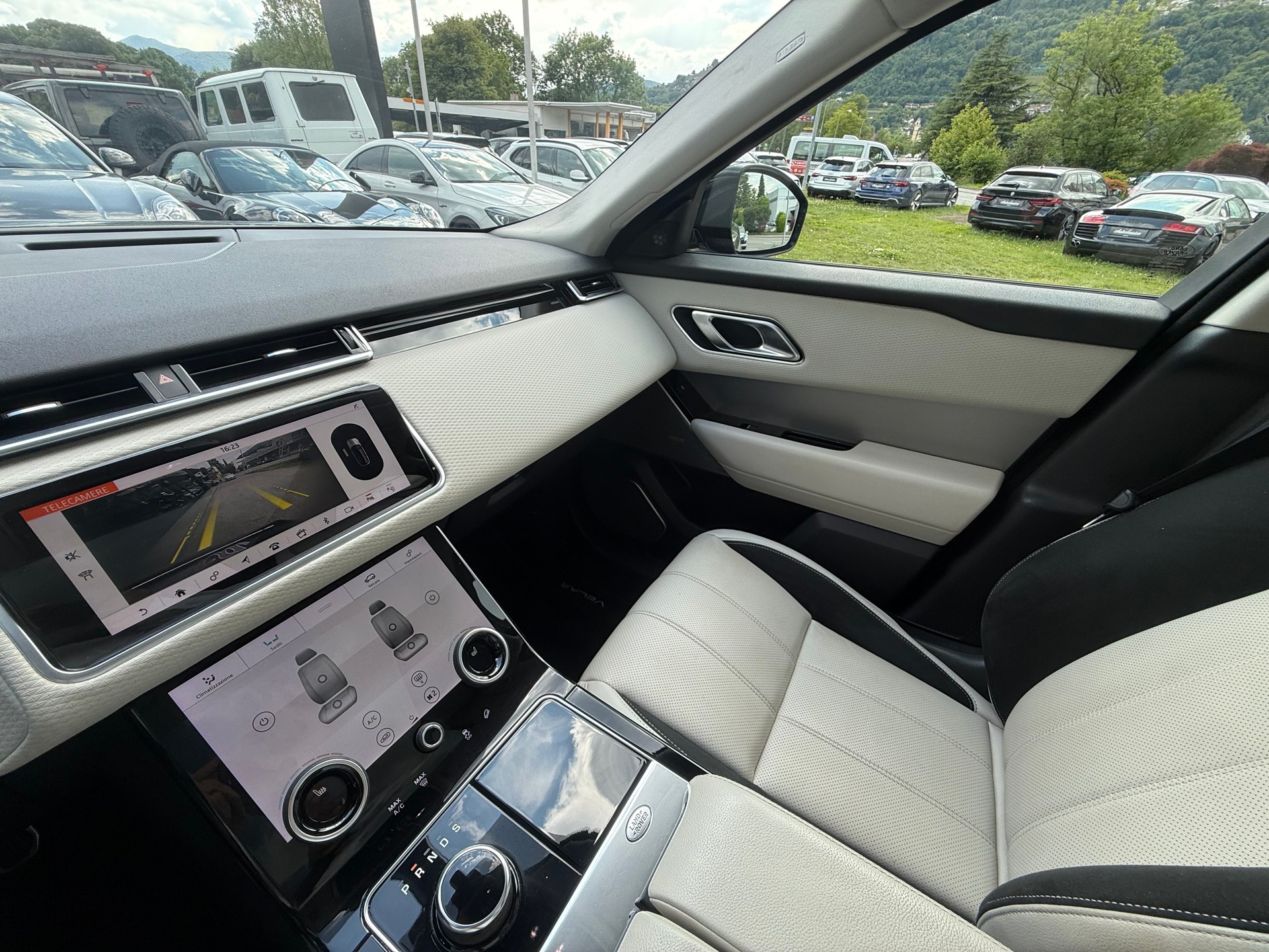LAND ROVER Range Rover Velar R-Dynamic D 240 SE Automatic-image-15