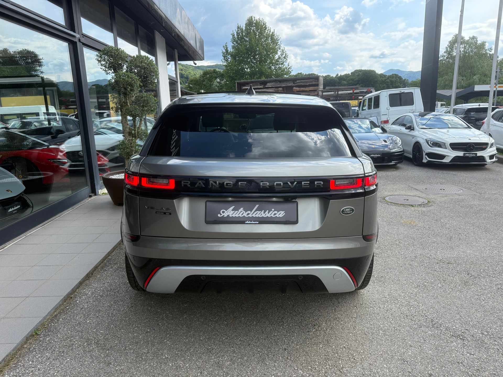 LAND ROVER Range Rover Velar R-Dynamic D 240 SE Automatic-image-2