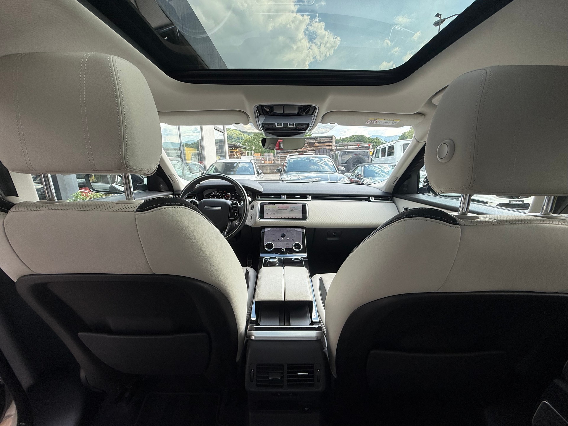 LAND ROVER Range Rover Velar R-Dynamic D 240 SE Automatic-image-17