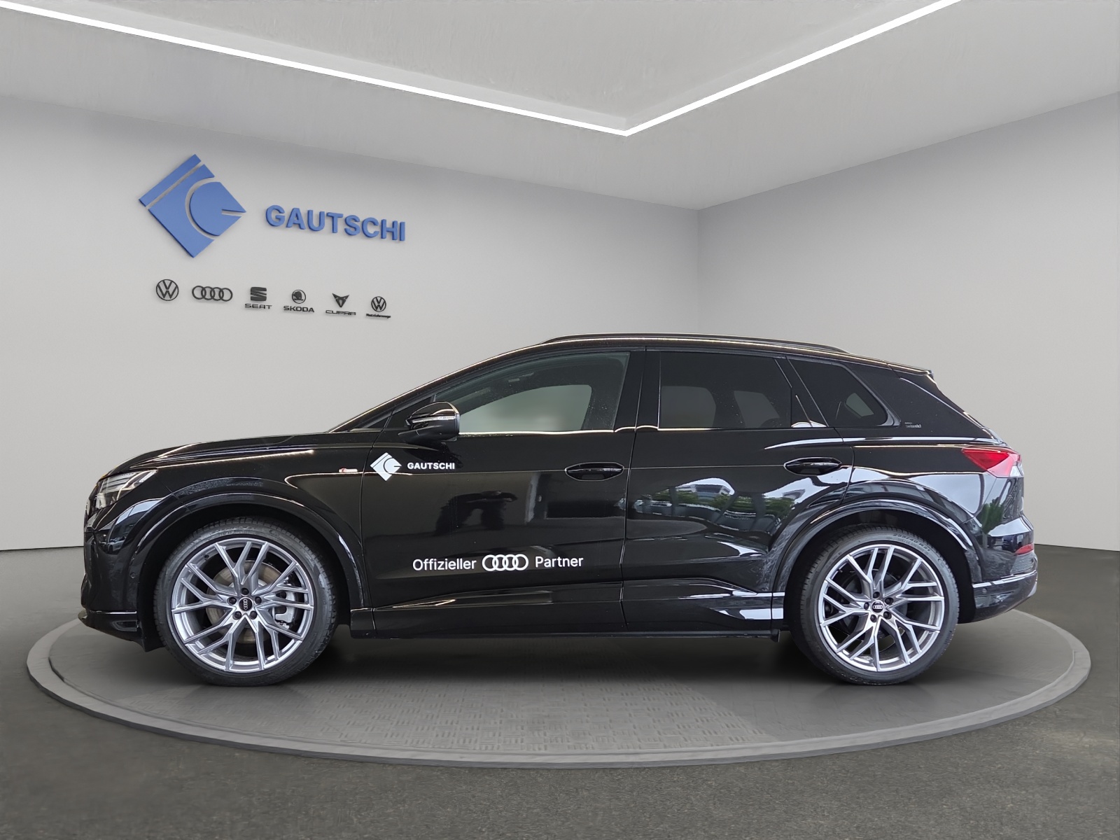 AUDI Q4 e-tron 45 Edition Swiss Ski quattro-image-1