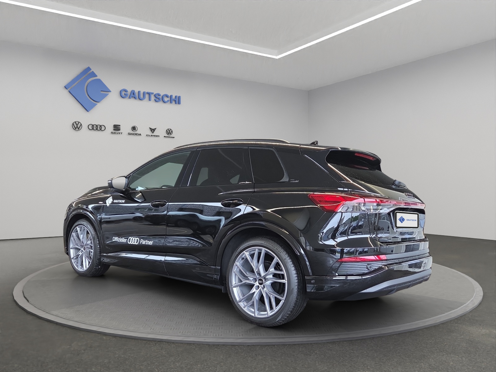 AUDI Q4 e-tron 45 Edition Swiss Ski quattro-image-2