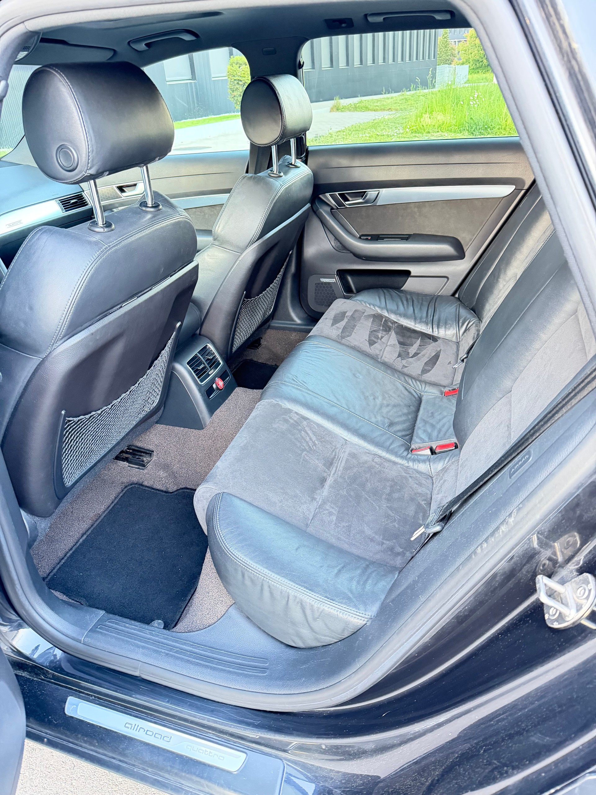 AUDI A6 allroad 3.0 TDI quattro-image-9