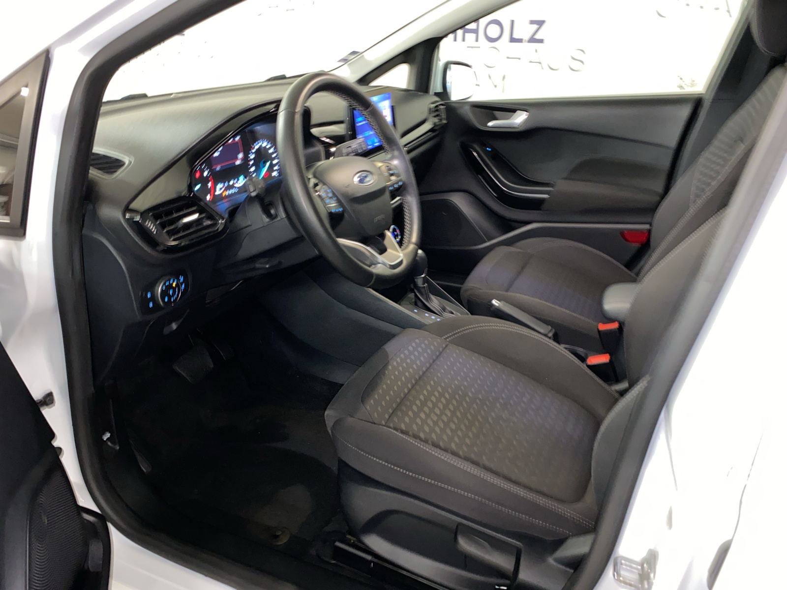 FORD Fiesta 1.0 EcoB Hybrid Titanium-image-15