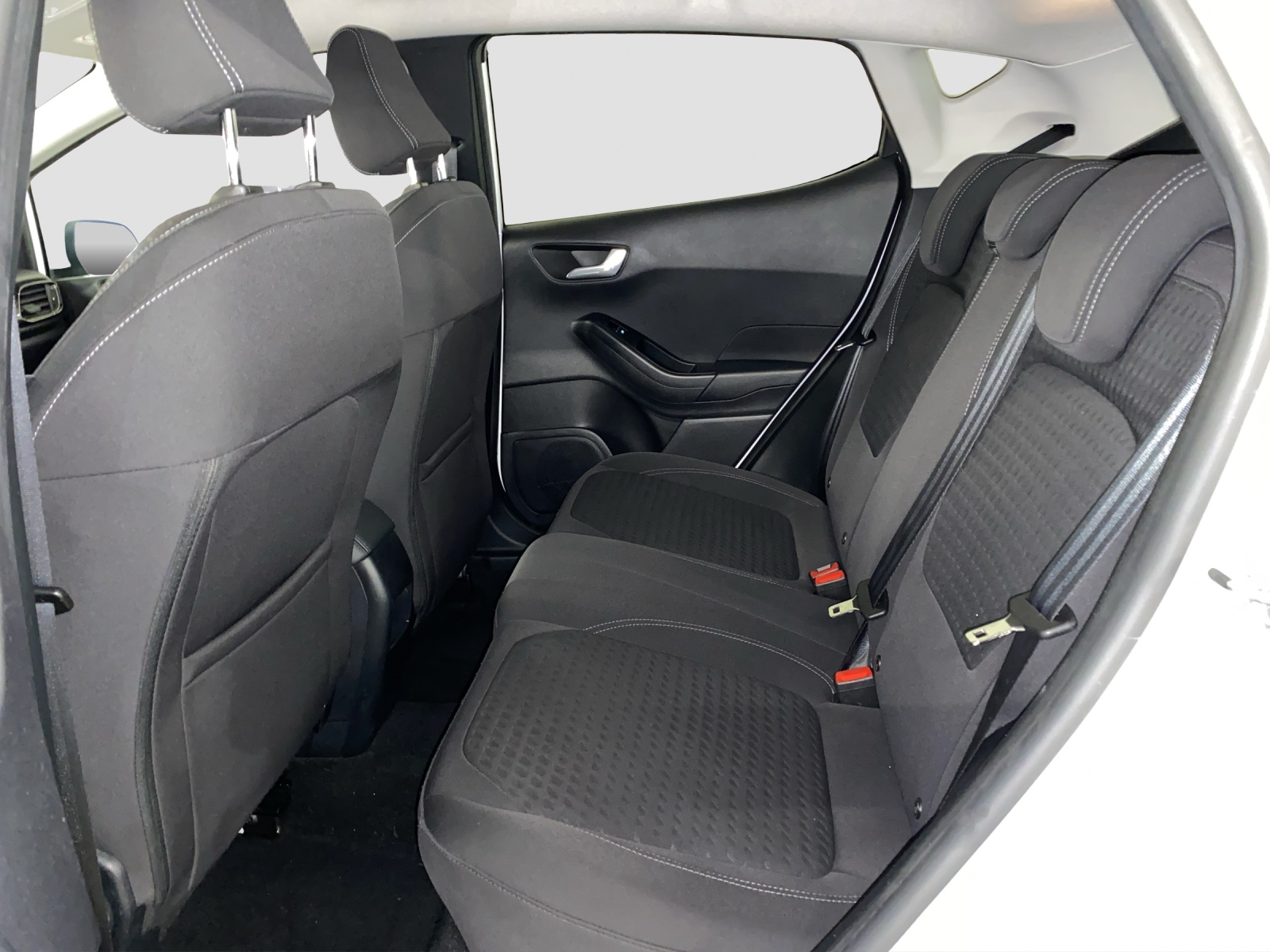 FORD Fiesta 1.0 EcoB Hybrid Titanium-image-12