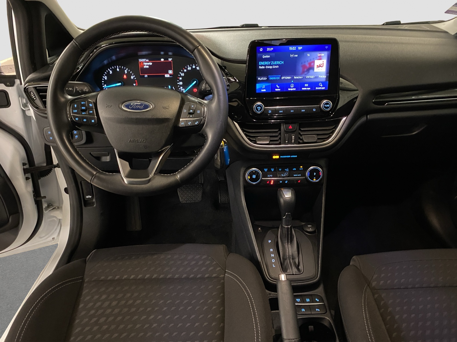 FORD Fiesta 1.0 EcoB Hybrid Titanium-image-9