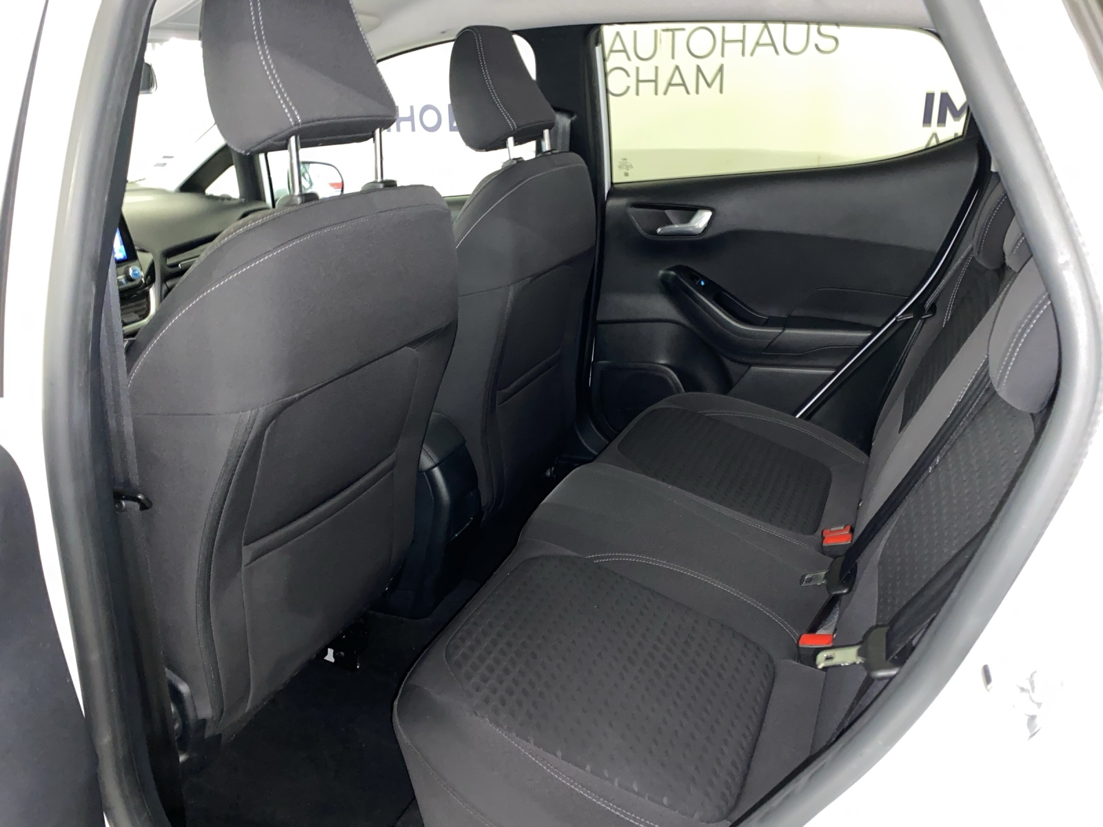 FORD Fiesta 1.0 EcoB Hybrid Titanium-image-16