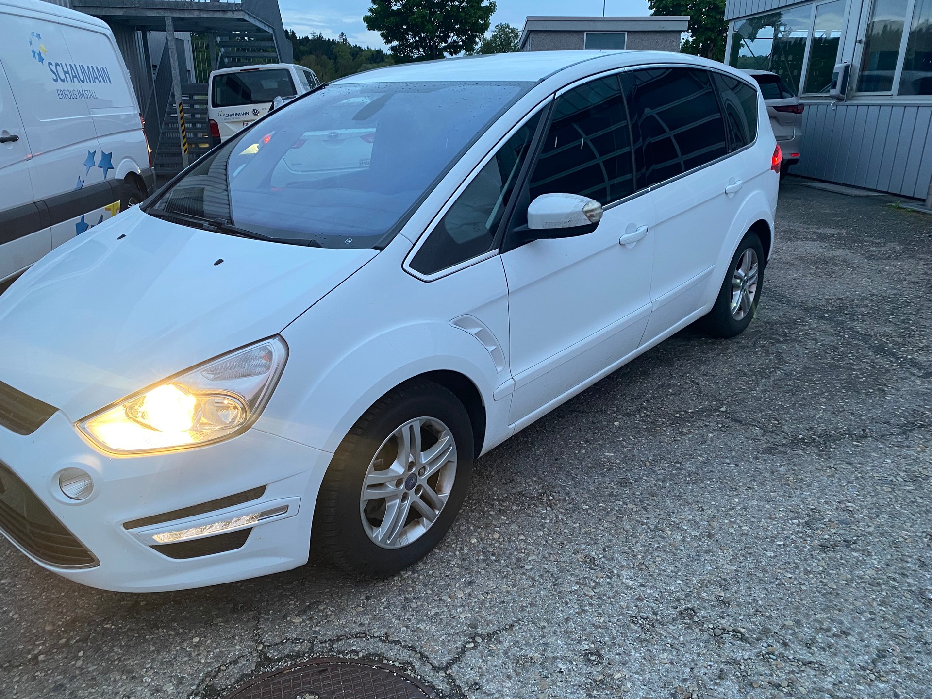 FORD S-Max 2.0 TDCi Titanium PowerShift-image-2