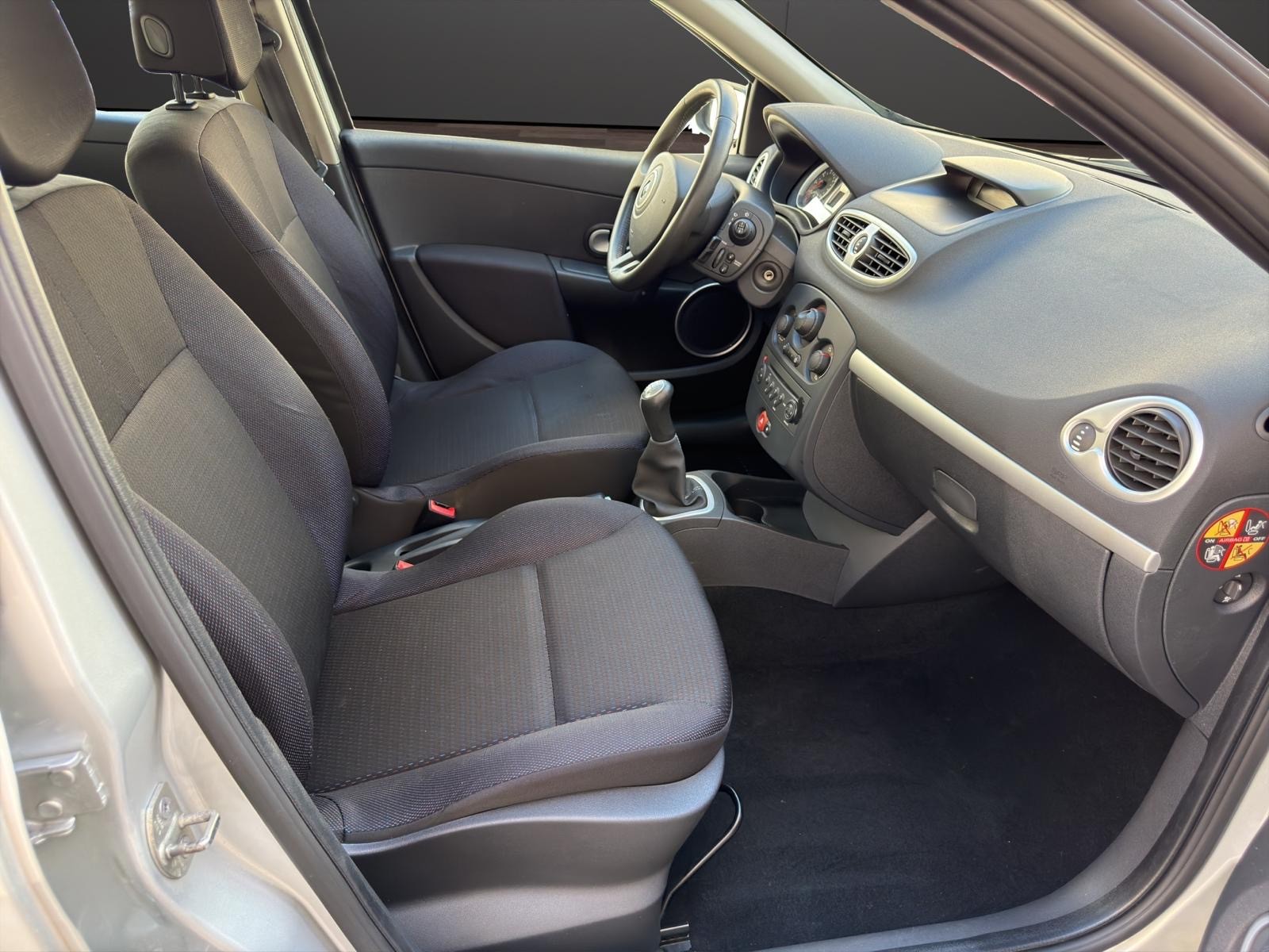 RENAULT Clio 1.2 16V Turbo Expression-image-5