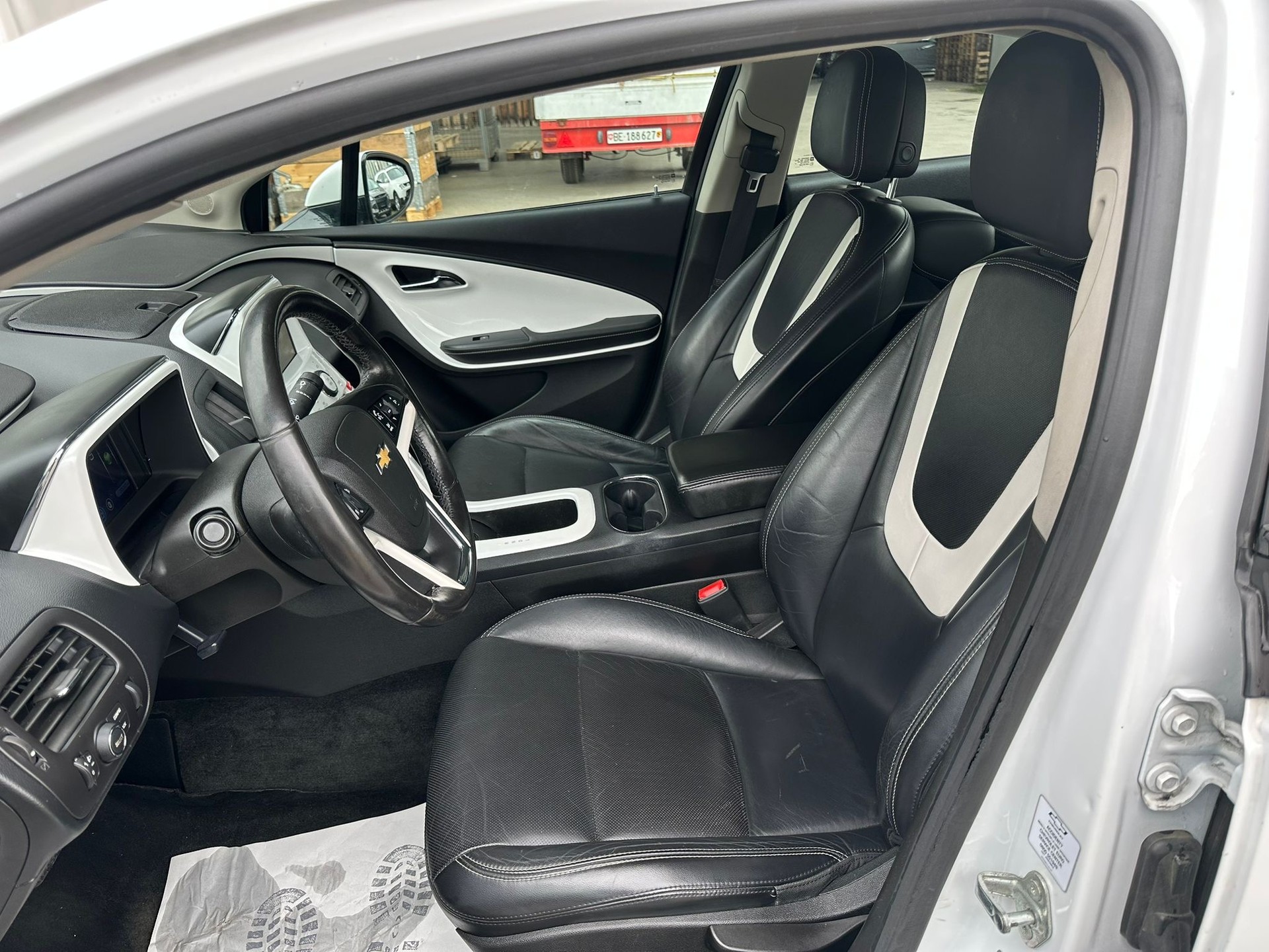 CHEVROLET Volt E-image-9
