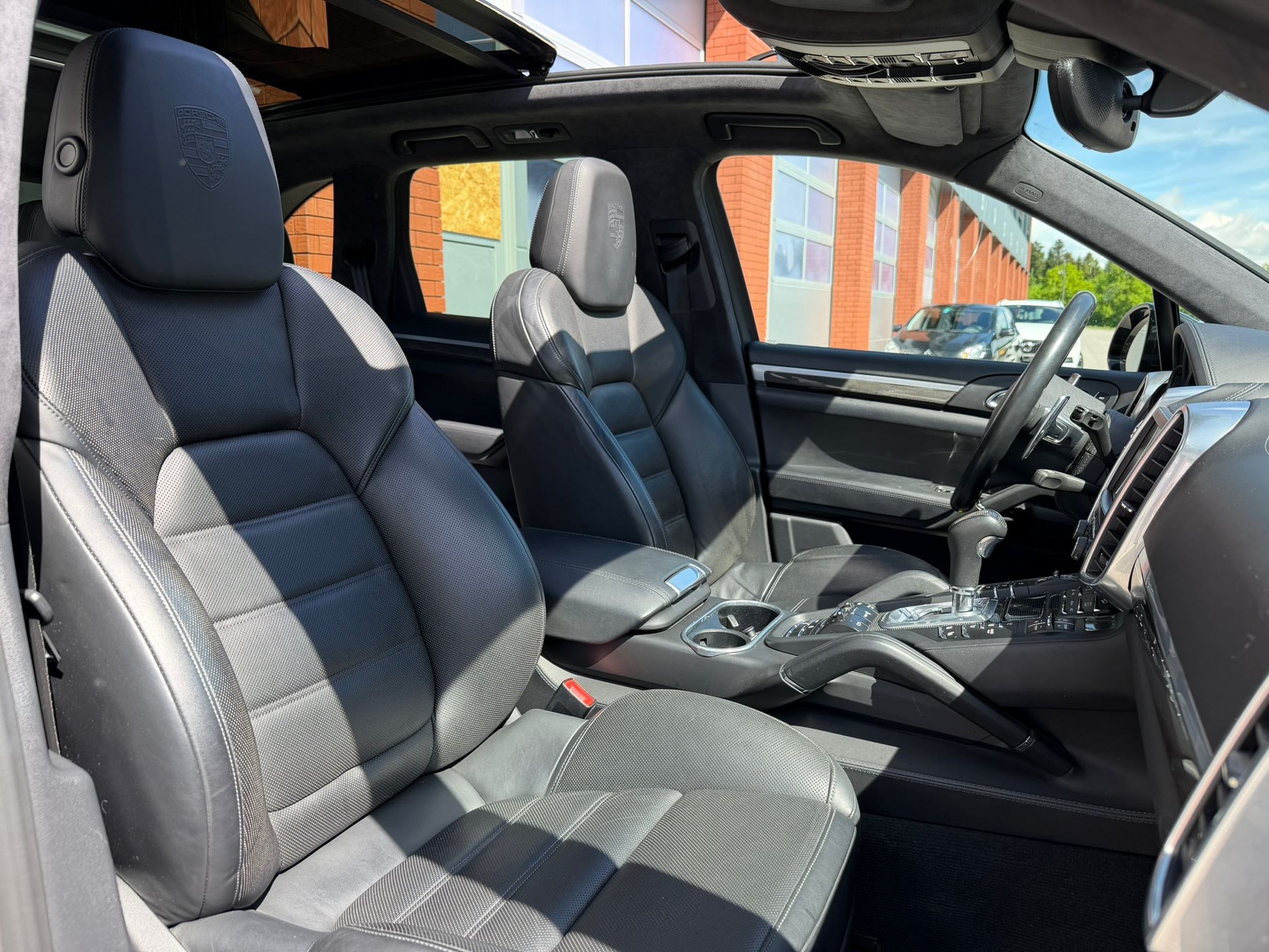PORSCHE Cayenne Turbo S Attelage-image-11
