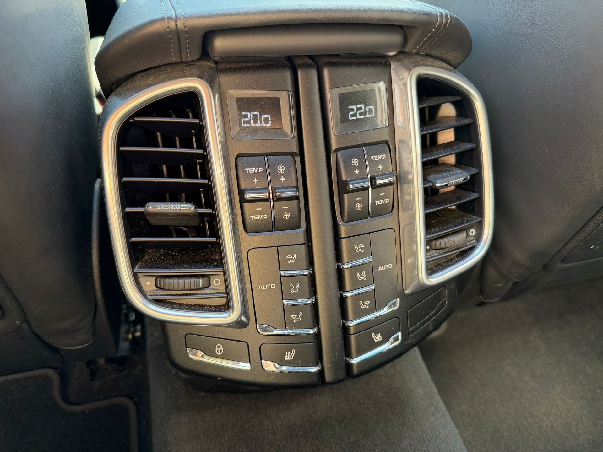 PORSCHE Cayenne Turbo S Attelage-image-14