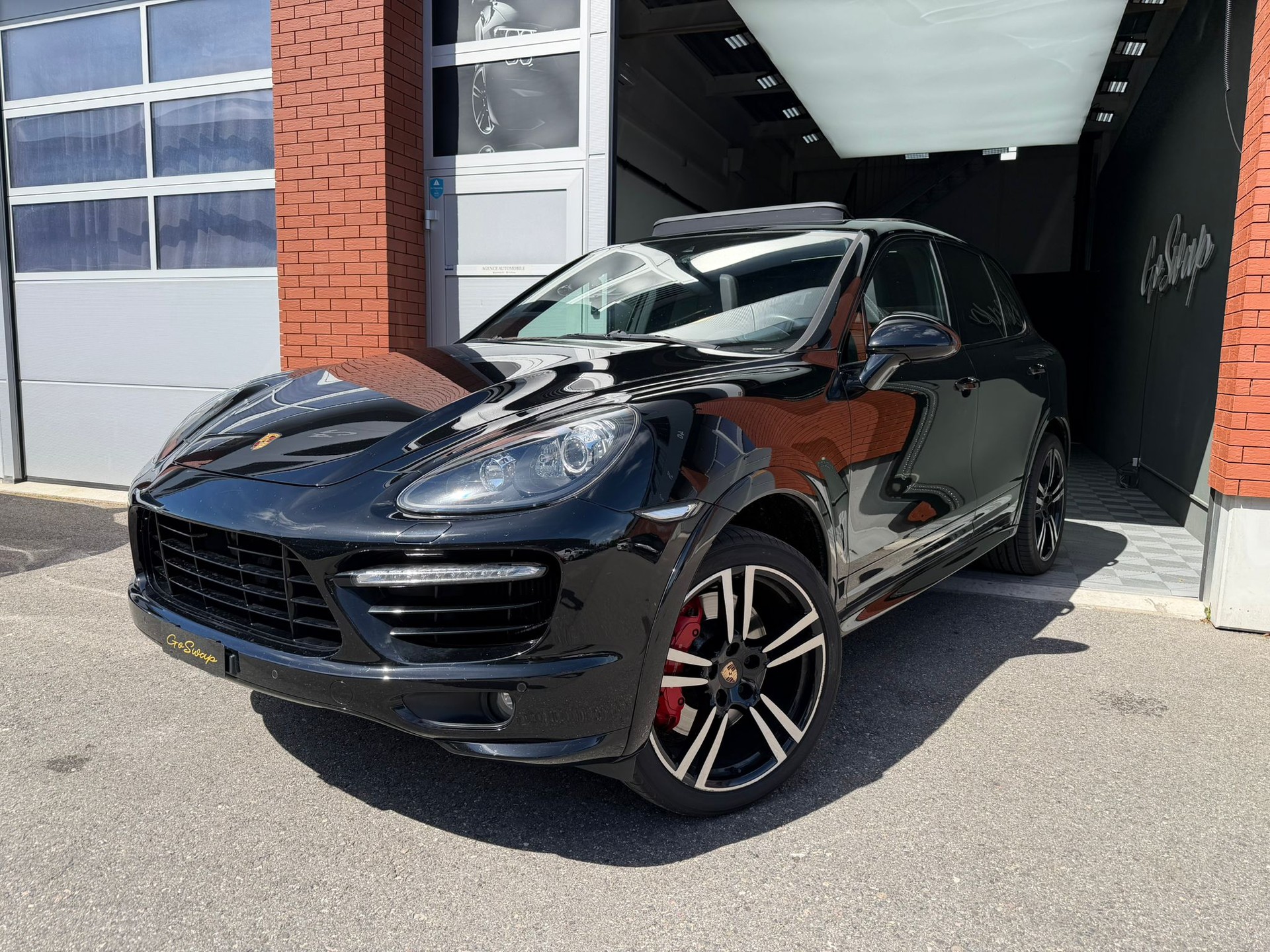 PORSCHE Cayenne Turbo S Attelage-image-1