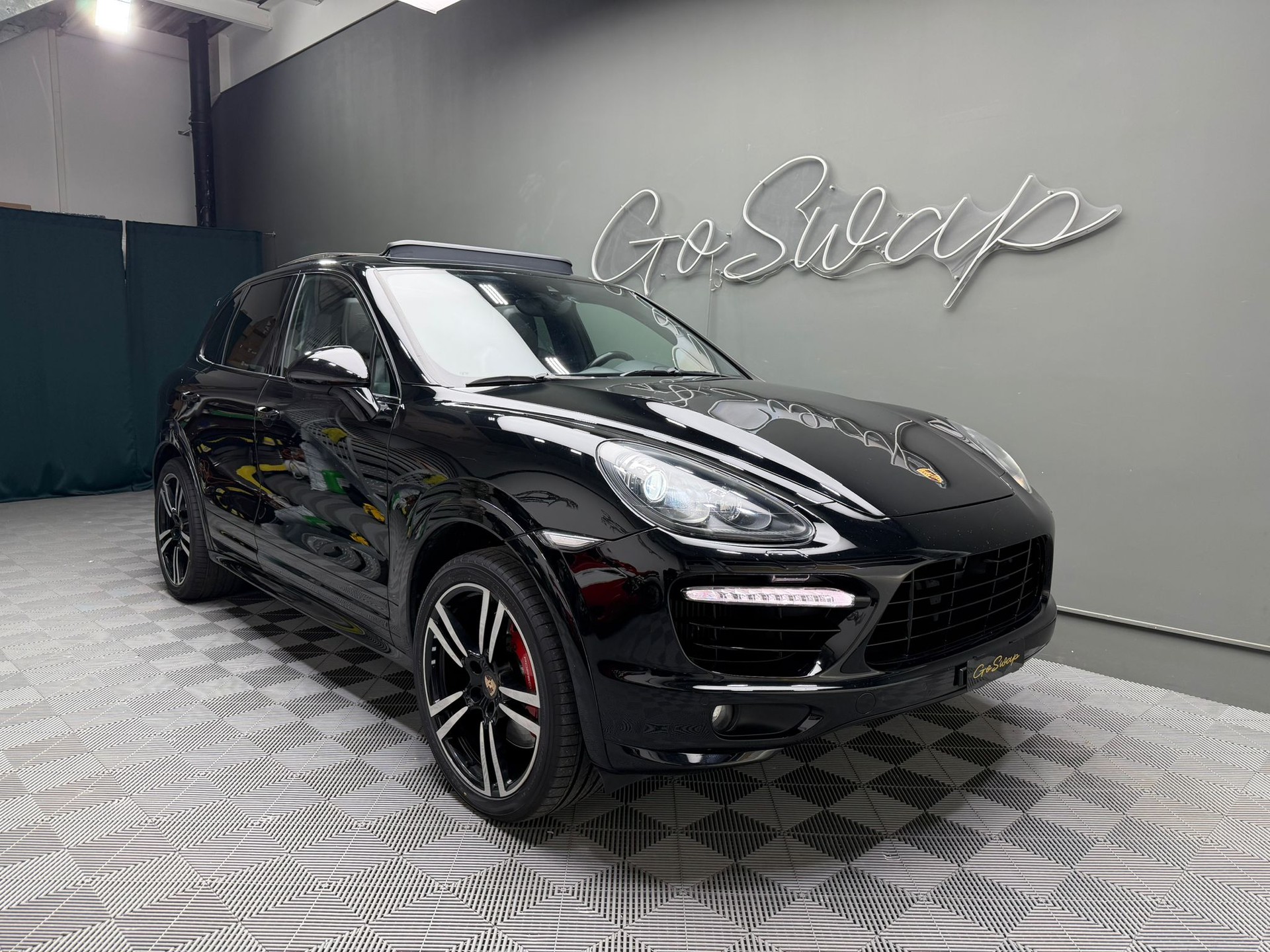 PORSCHE Cayenne Turbo S Attelage-image-0