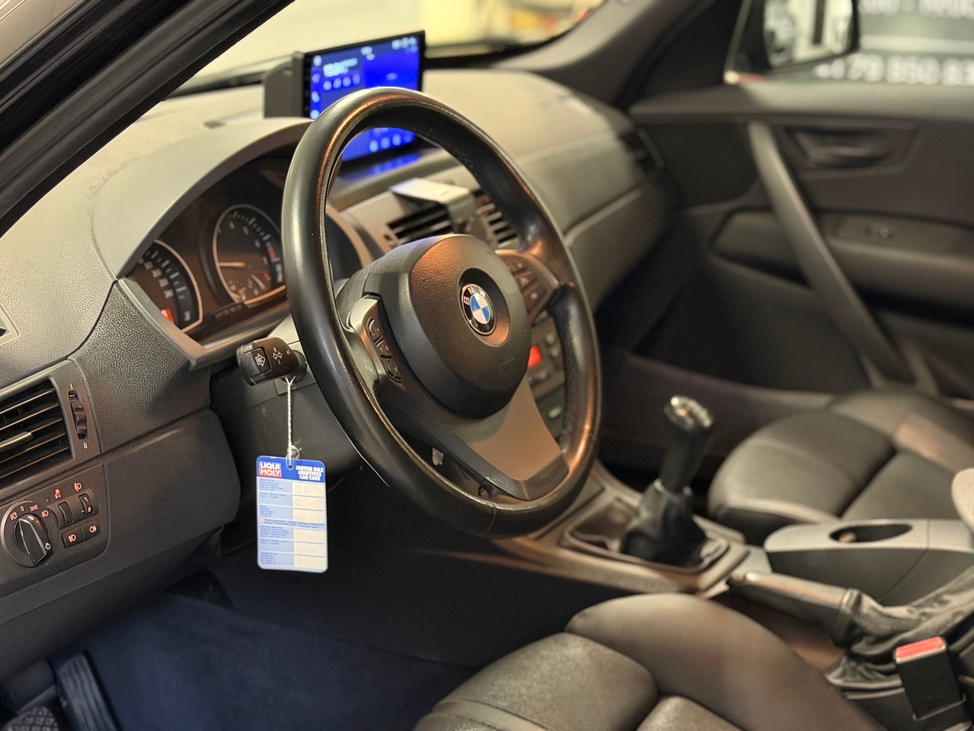 BMW X3 2.5i-image-9