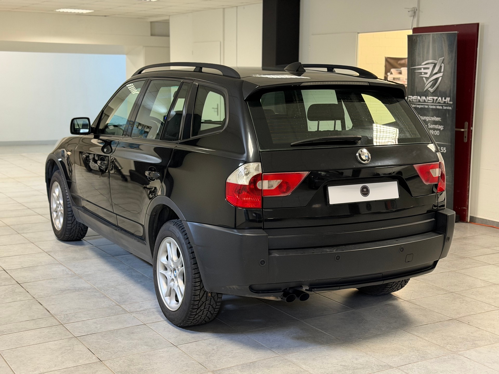 BMW X3 2.5i-image-5