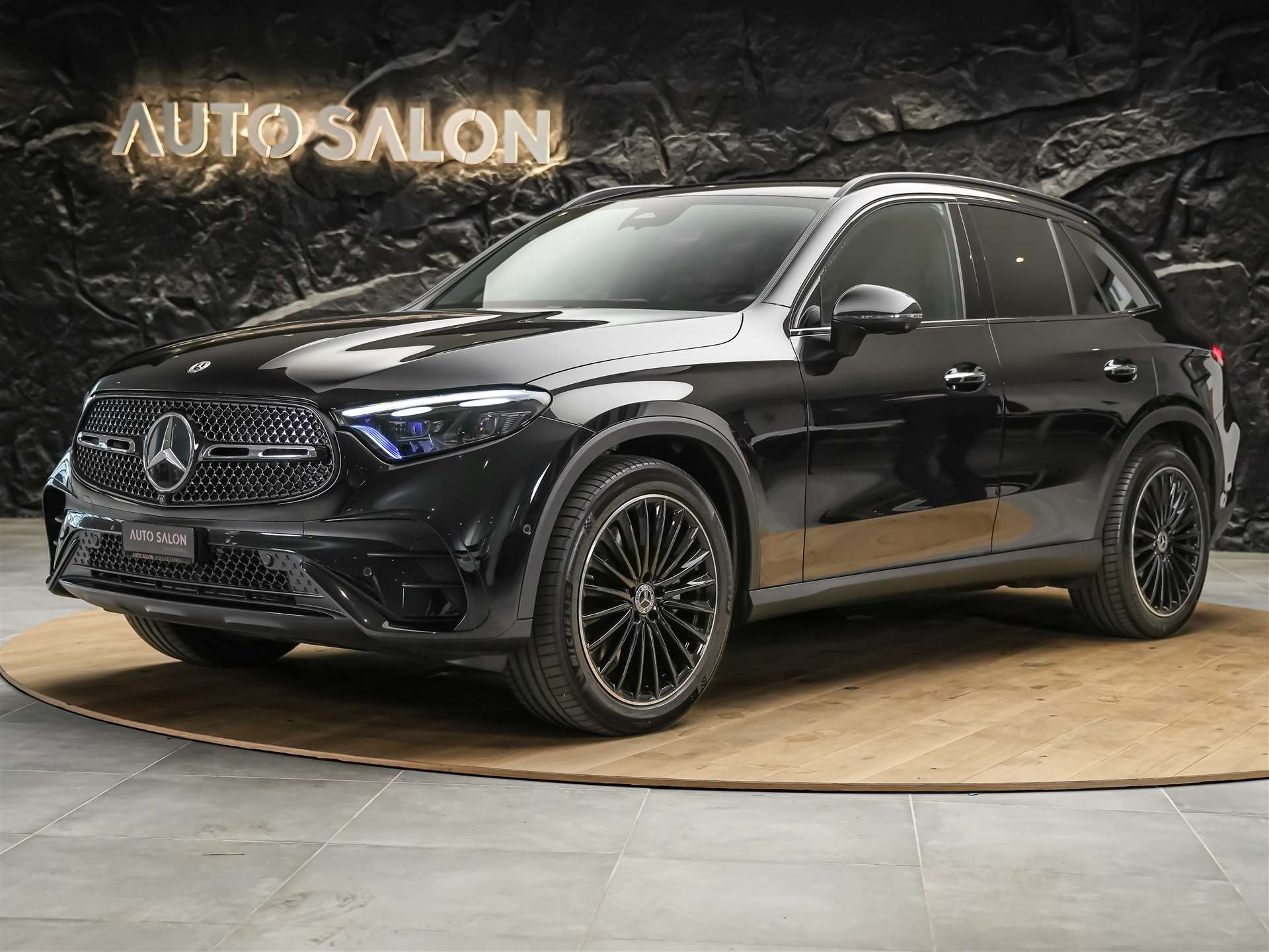 MERCEDES-BENZ GLC 200 AMG Line 4matic *Digital Light*360° Kamera* Night Paket*-showroom-element-1