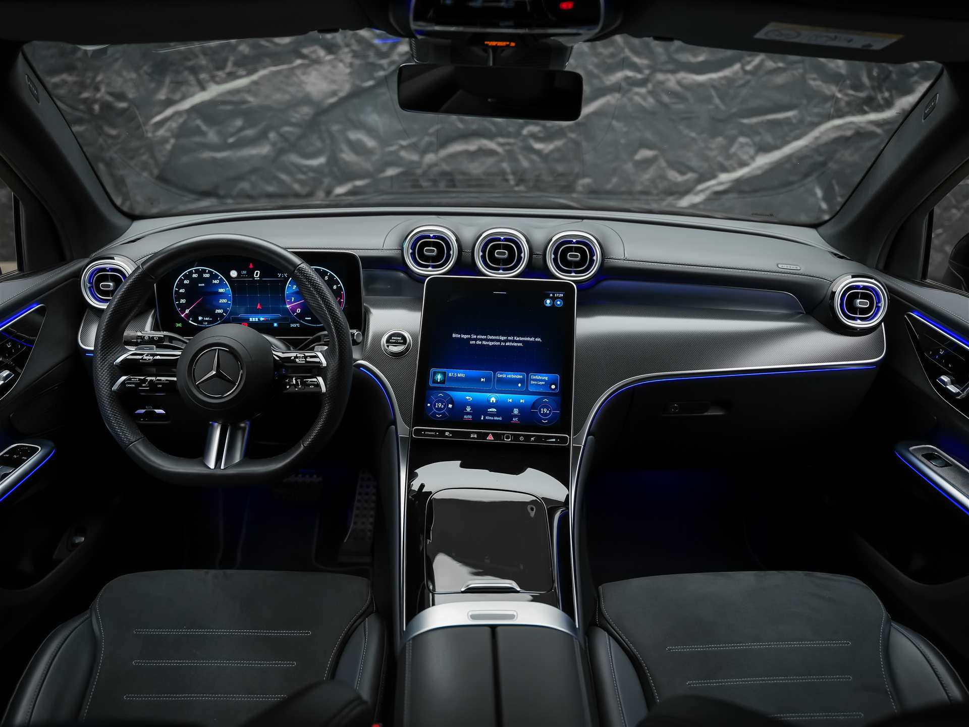 MERCEDES-BENZ GLC 200 AMG Line 4matic *Digital Light*360° Kamera* Night Paket*-image-17