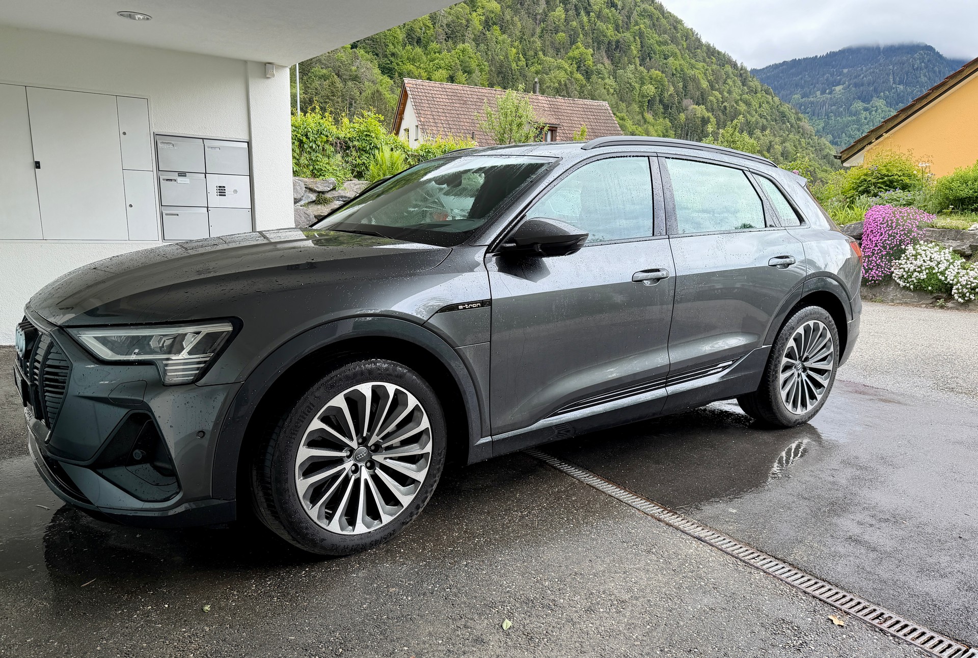 AUDI 55 S Line quattro-image-0